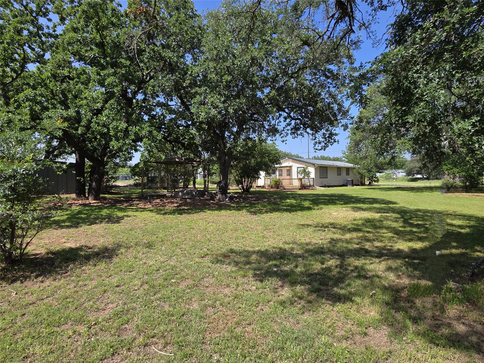 Single Family Residence For Sale in Brown County , 8082 County Road 604, Lake Brownwood, Texas 76801, 3 Bedroom, 2 Bathroom, Garage spaces, 1,152 Sqft, built in 0, mls#21252548, Real Estate Agent in Lake Brownwood, Homes For Sale in Brown county, Homes For Sale in Lake Brownwood, Realtor in Lake Brownwood Texas, Real Estate Brokerage Independent Realty Texas, Luminita Cordes Realtor