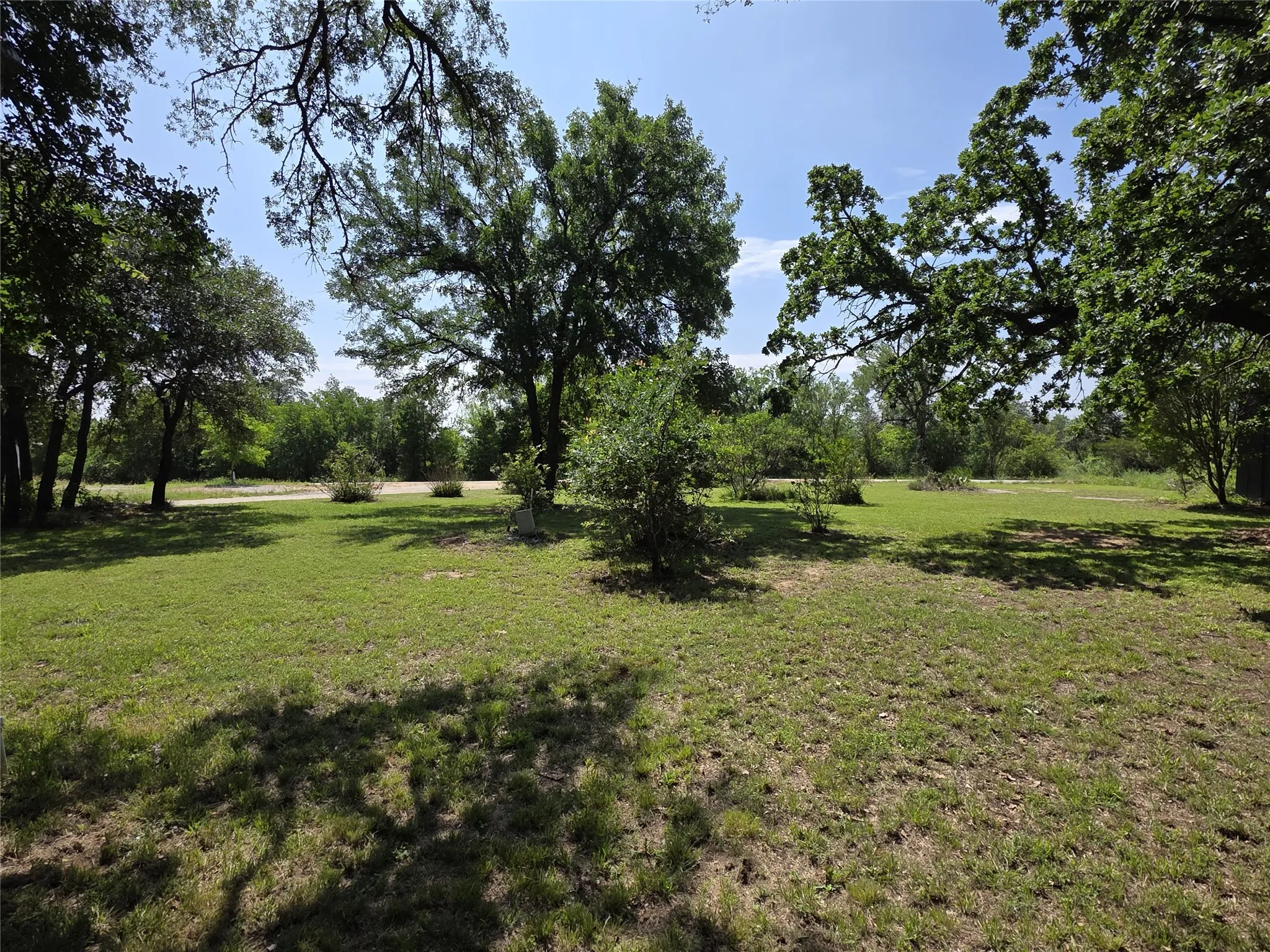 Single Family Residence For Sale in Brown County , 8082 County Road 604, Lake Brownwood, Texas 76801, 3 Bedroom, 2 Bathroom, Garage spaces, 1,152 Sqft, built in 0, mls#21252548, Real Estate Agent in Lake Brownwood, Homes For Sale in Brown county, Homes For Sale in Lake Brownwood, Realtor in Lake Brownwood Texas, Real Estate Brokerage Independent Realty Texas, Luminita Cordes Realtor