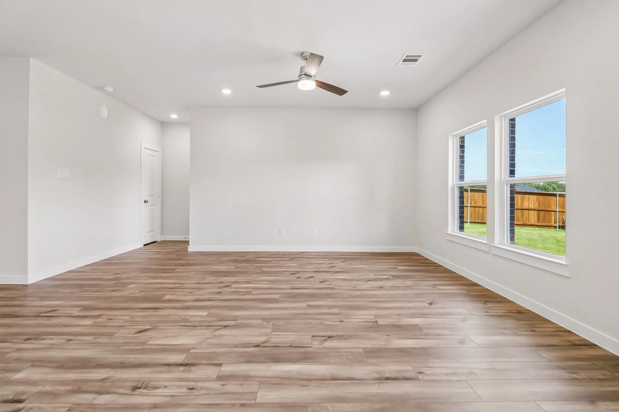 Single Family Residence For Sale in Kaufman County , 709 Vineyard Way, Forney, Texas 75126, 5 Bedroom, 3 Bathroom, 3 Garage spaces, 2,730 Sqft, built in 2026, New Construction - Incomplete, mls#21253613, Real Estate Agent in Forney, Homes For Sale in Kaufman county, Homes For Sale in Forney, Realtor in Forney Texas, Real Estate Brokerage Independent Realty Texas, Luminita Cordes Realtor