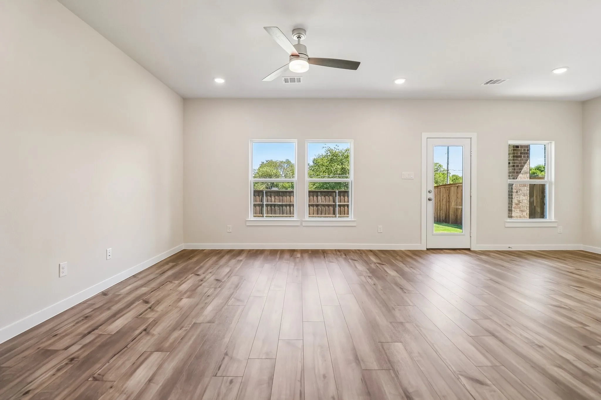 Single Family Residence For Sale in Kaufman County , 709 Vineyard Way, Forney, Texas 75126, 5 Bedroom, 3 Bathroom, 3 Garage spaces, 2,730 Sqft, built in 2026, New Construction - Incomplete, mls#21253613, Real Estate Agent in Forney, Homes For Sale in Kaufman county, Homes For Sale in Forney, Realtor in Forney Texas, Real Estate Brokerage Independent Realty Texas, Luminita Cordes Realtor