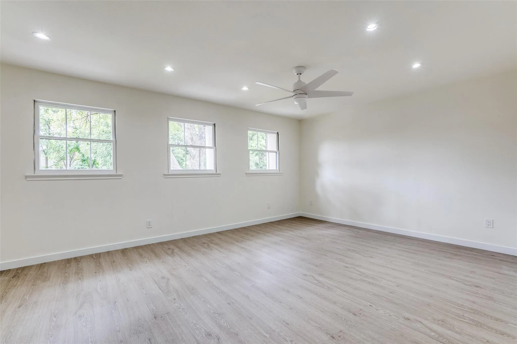 Single Family Residence For Sale in Dallas County , 3428 Normandy Avenue, University Park, Texas 75205, 6 Bedroom, 5 Bathroom, 2 Garage spaces, 4,004 Sqft, built in 1974, Preowned, mls#21252849, Real Estate Agent in University Park, Homes For Sale in Dallas county, Homes For Sale in University Park, Realtor in University Park Texas, Real Estate Brokerage Independent Realty Texas, Luminita Cordes Realtor