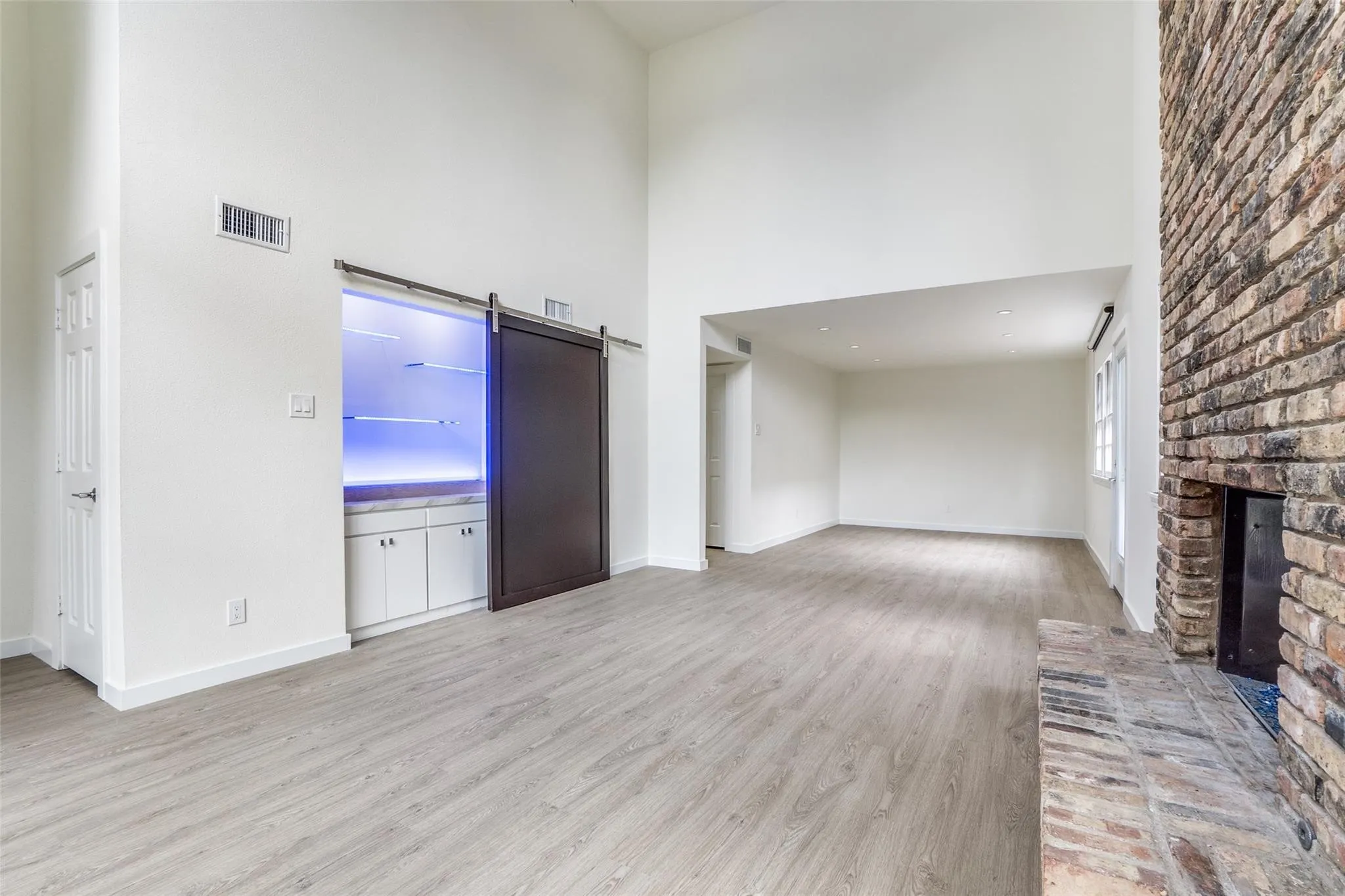 Single Family Residence For Sale in Dallas County , 3428 Normandy Avenue, University Park, Texas 75205, 6 Bedroom, 5 Bathroom, 2 Garage spaces, 4,004 Sqft, built in 1974, Preowned, mls#21252849, Real Estate Agent in University Park, Homes For Sale in Dallas county, Homes For Sale in University Park, Realtor in University Park Texas, Real Estate Brokerage Independent Realty Texas, Luminita Cordes Realtor