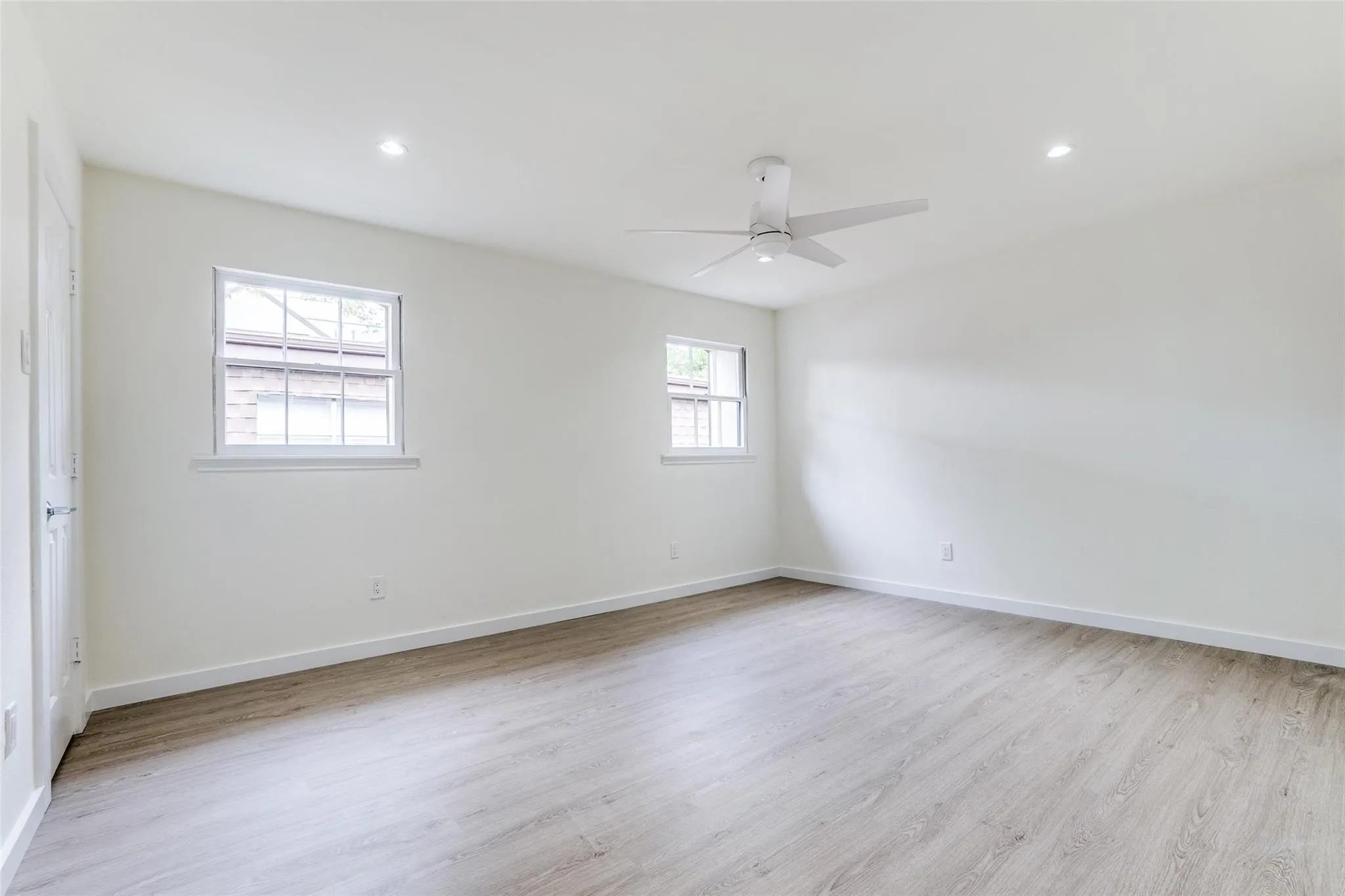Single Family Residence For Sale in Dallas County , 3428 Normandy Avenue, University Park, Texas 75205, 6 Bedroom, 5 Bathroom, 2 Garage spaces, 4,004 Sqft, built in 1974, Preowned, mls#21252849, Real Estate Agent in University Park, Homes For Sale in Dallas county, Homes For Sale in University Park, Realtor in University Park Texas, Real Estate Brokerage Independent Realty Texas, Luminita Cordes Realtor