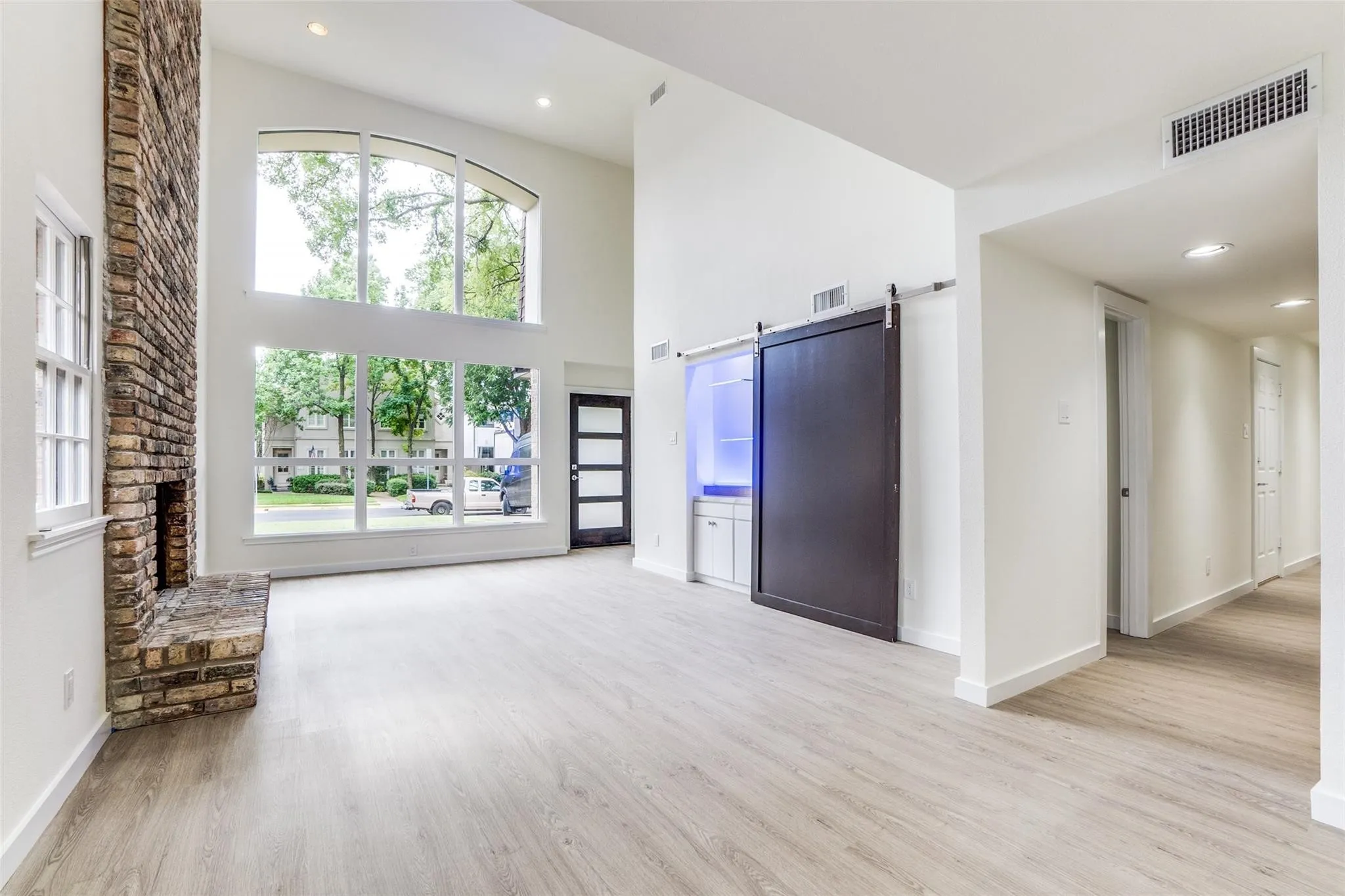 Single Family Residence For Sale in Dallas County , 3428 Normandy Avenue, University Park, Texas 75205, 6 Bedroom, 5 Bathroom, 2 Garage spaces, 4,004 Sqft, built in 1974, Preowned, mls#21252849, Real Estate Agent in University Park, Homes For Sale in Dallas county, Homes For Sale in University Park, Realtor in University Park Texas, Real Estate Brokerage Independent Realty Texas, Luminita Cordes Realtor