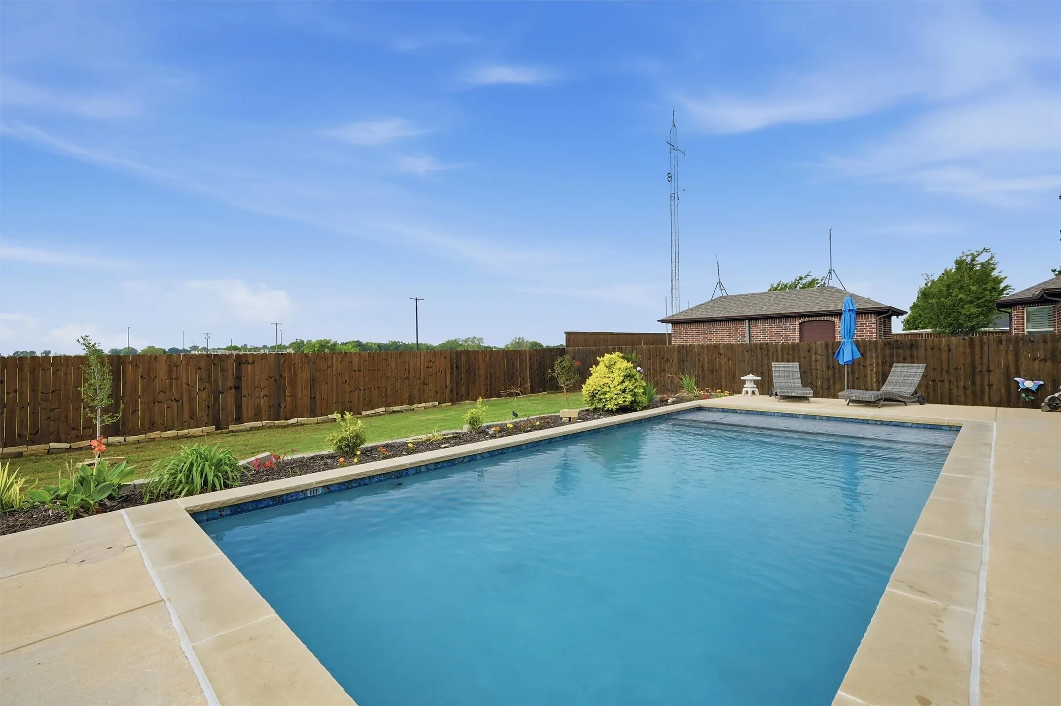 Single Family Residence For Sale in Grayson County , 502 Pathfinder Street, Collinsville, Texas 76233, 3 Bedroom, 2 Bathroom, 2 Garage spaces, 1,592 Sqft, built in 2018, mls#21253631, Real Estate Agent in Collinsville, Homes For Sale in Grayson county, Homes For Sale in Collinsville, Realtor in Collinsville Texas, Real Estate Brokerage Independent Realty Texas, Luminita Cordes Realtor