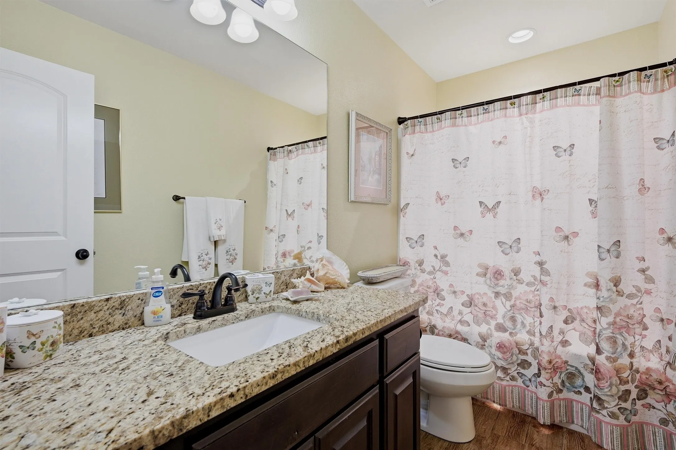 Single Family Residence For Sale in Grayson County , 502 Pathfinder Street, Collinsville, Texas 76233, 3 Bedroom, 2 Bathroom, 2 Garage spaces, 1,592 Sqft, built in 2018, mls#21253631, Real Estate Agent in Collinsville, Homes For Sale in Grayson county, Homes For Sale in Collinsville, Realtor in Collinsville Texas, Real Estate Brokerage Independent Realty Texas, Luminita Cordes Realtor