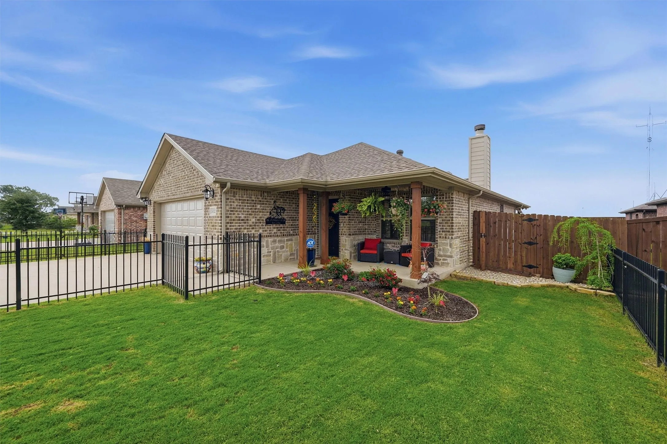 Single Family Residence For Sale in Grayson County , 502 Pathfinder Street, Collinsville, Texas 76233, 3 Bedroom, 2 Bathroom, 2 Garage spaces, 1,592 Sqft, built in 2018, mls#21253631, Real Estate Agent in Collinsville, Homes For Sale in Grayson county, Homes For Sale in Collinsville, Realtor in Collinsville Texas, Real Estate Brokerage Independent Realty Texas, Luminita Cordes Realtor