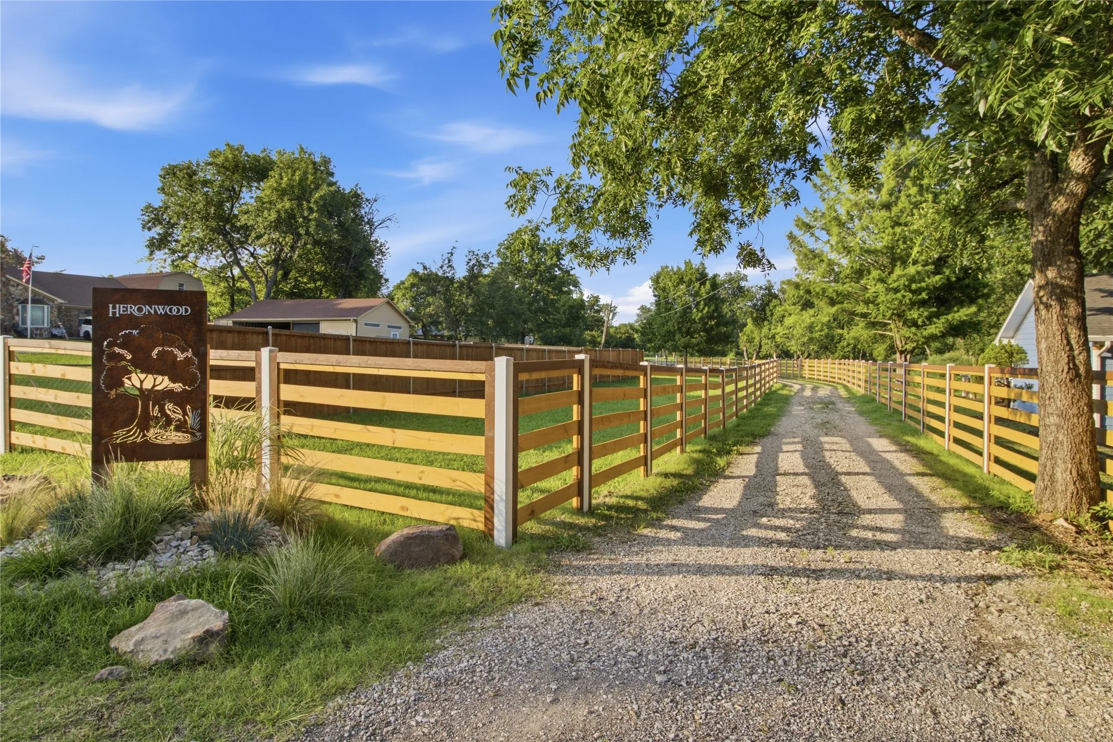 Private driveway to Heronwood Hideaway