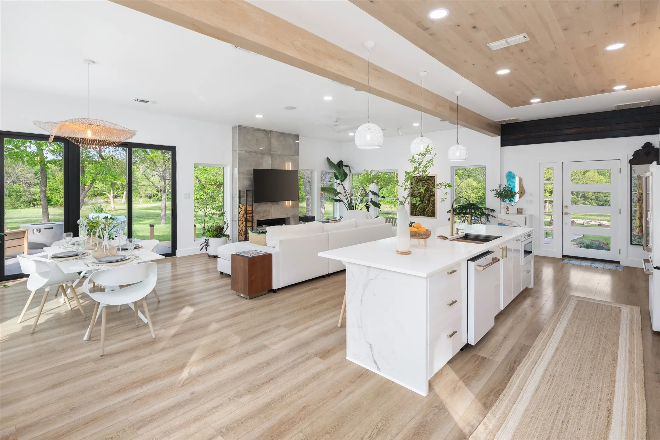 Breakfast area connected to the kitchen with built-ins for a coffee station