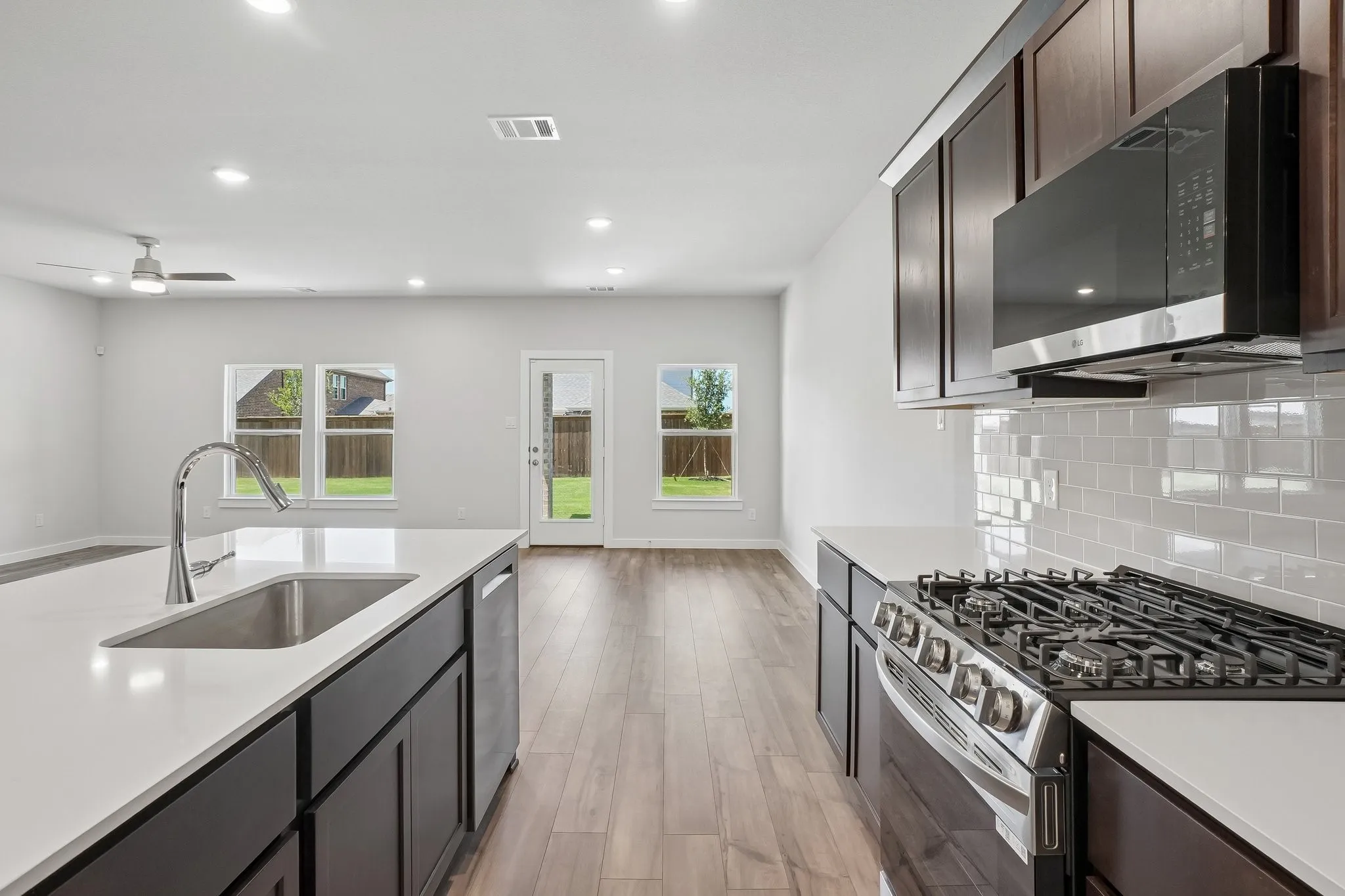 Single Family Residence For Sale in Kaufman County , 716 Vineyard Way, Forney, Texas 75126, 5 Bedroom, 4 Bathroom, 3 Garage spaces, 3,036 Sqft, built in 2026, New Construction - Incomplete, mls#21253646, Real Estate Agent in Forney, Homes For Sale in Kaufman county, Homes For Sale in Forney, Realtor in Forney Texas, Real Estate Brokerage Independent Realty Texas, Luminita Cordes Realtor