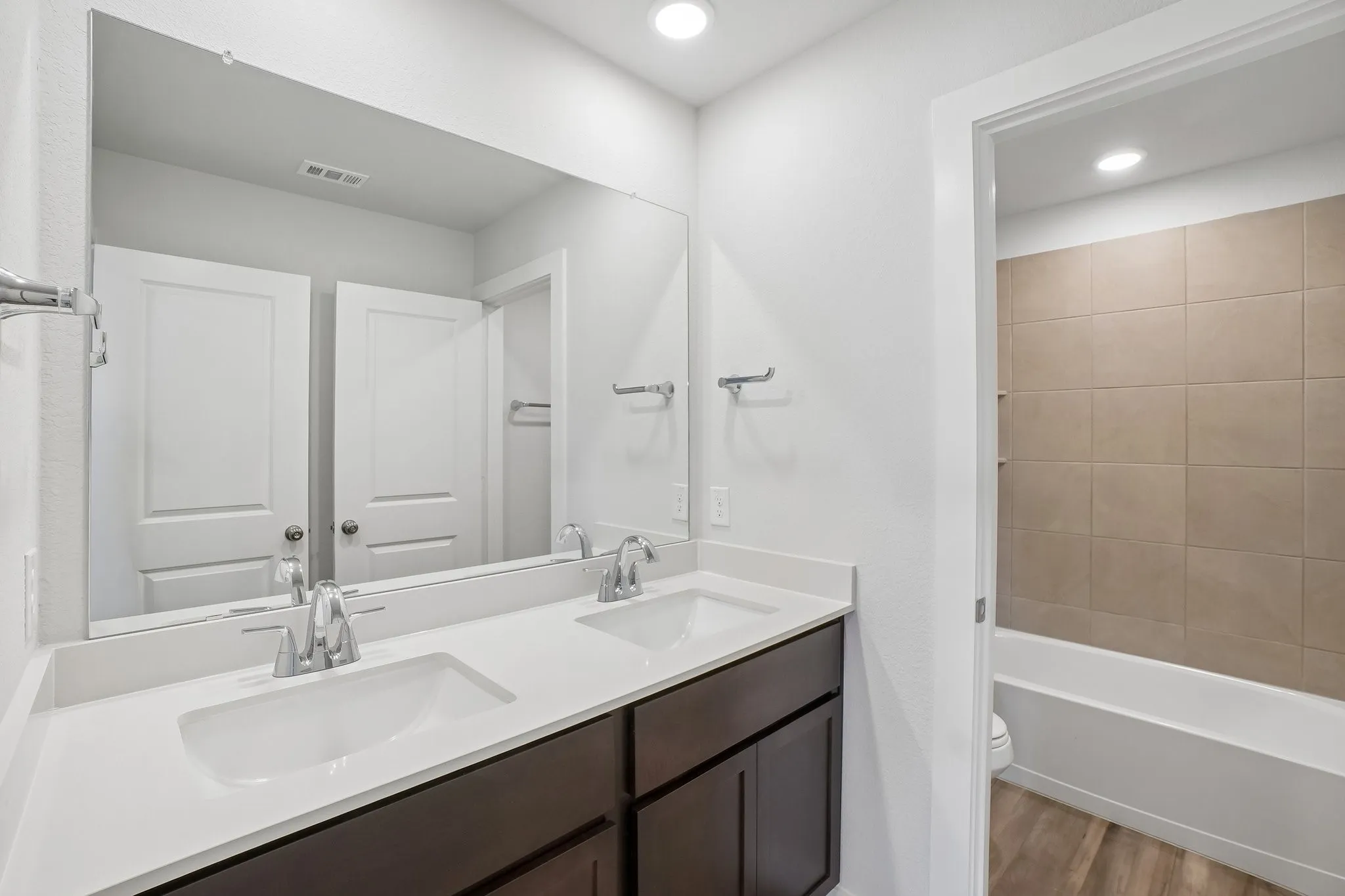 Single Family Residence For Sale in Kaufman County , 716 Vineyard Way, Forney, Texas 75126, 5 Bedroom, 4 Bathroom, 3 Garage spaces, 3,036 Sqft, built in 2026, New Construction - Incomplete, mls#21253646, Real Estate Agent in Forney, Homes For Sale in Kaufman county, Homes For Sale in Forney, Realtor in Forney Texas, Real Estate Brokerage Independent Realty Texas, Luminita Cordes Realtor