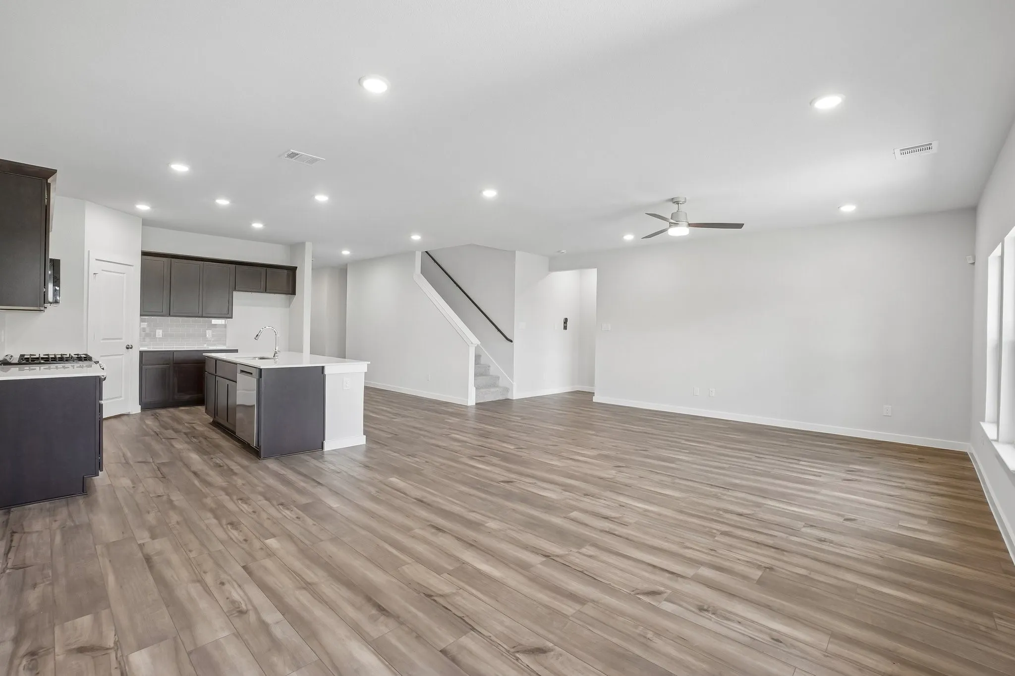 Single Family Residence For Sale in Kaufman County , 716 Vineyard Way, Forney, Texas 75126, 5 Bedroom, 4 Bathroom, 3 Garage spaces, 3,036 Sqft, built in 2026, New Construction - Incomplete, mls#21253646, Real Estate Agent in Forney, Homes For Sale in Kaufman county, Homes For Sale in Forney, Realtor in Forney Texas, Real Estate Brokerage Independent Realty Texas, Luminita Cordes Realtor