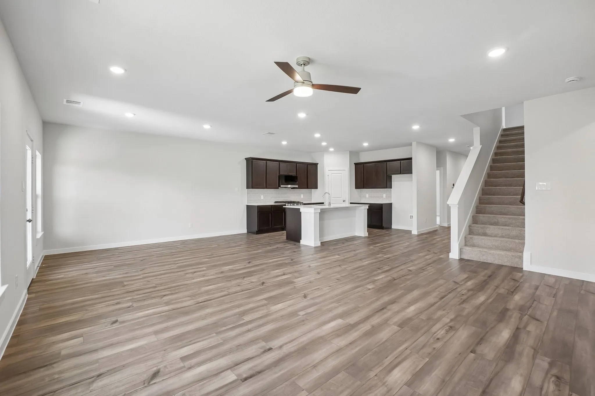 Single Family Residence For Sale in Kaufman County , 716 Vineyard Way, Forney, Texas 75126, 5 Bedroom, 4 Bathroom, 3 Garage spaces, 3,036 Sqft, built in 2026, New Construction - Incomplete, mls#21253646, Real Estate Agent in Forney, Homes For Sale in Kaufman county, Homes For Sale in Forney, Realtor in Forney Texas, Real Estate Brokerage Independent Realty Texas, Luminita Cordes Realtor