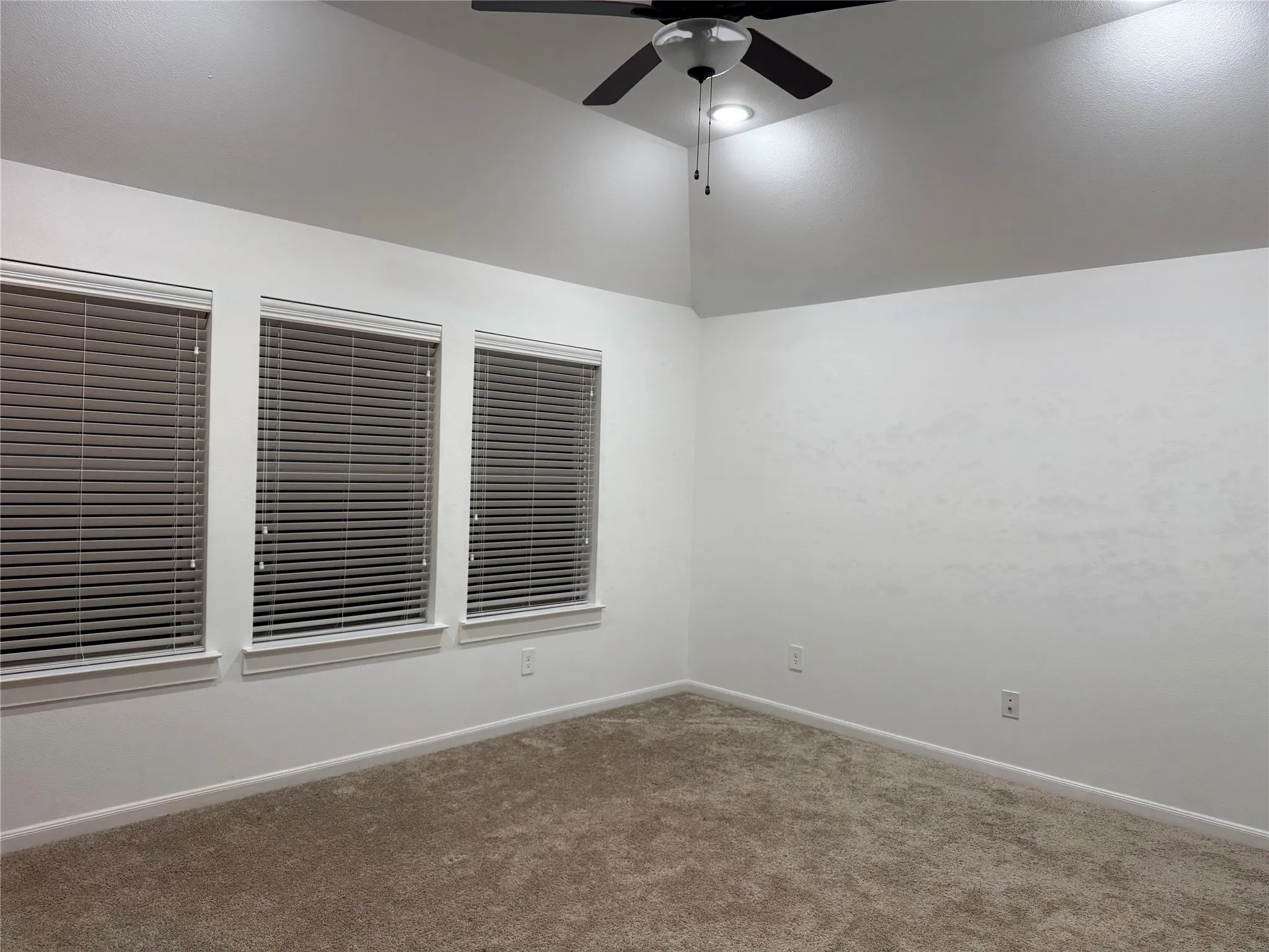 Single Family Residence For Sale in Denton County , 2161 Bonnell Street, Carrollton, Texas 75010, 3 Bedroom, 3 Bathroom, 2 Garage spaces, 2,430 Sqft, built in 2021, mls#21237308, Real Estate Agent in Carrollton, Homes For Sale in Denton county, Homes For Sale in Carrollton, Realtor in Carrollton Texas, Real Estate Brokerage Independent Realty Texas, Luminita Cordes Realtor