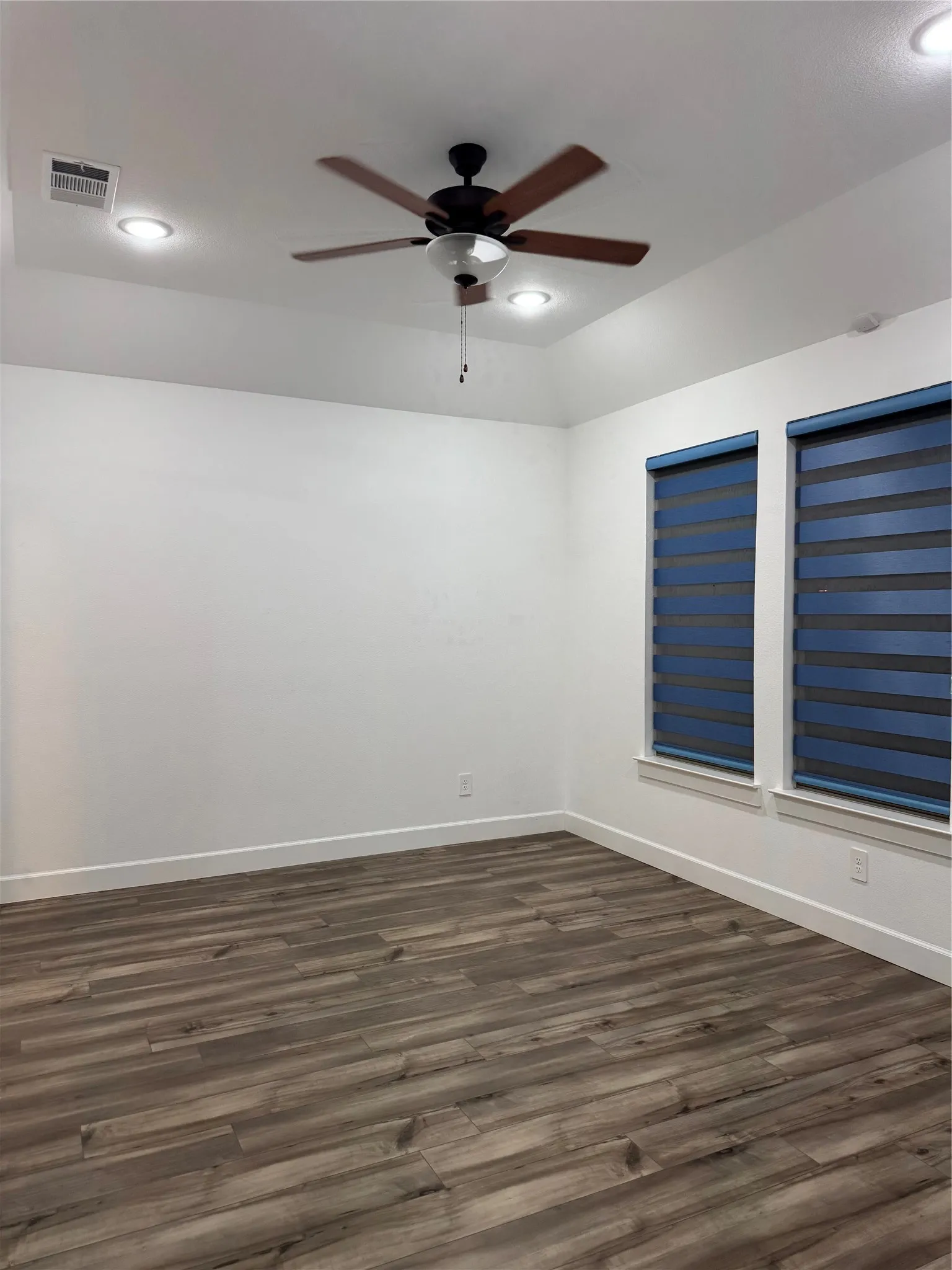 Single Family Residence For Sale in Denton County , 2161 Bonnell Street, Carrollton, Texas 75010, 3 Bedroom, 3 Bathroom, 2 Garage spaces, 2,430 Sqft, built in 2021, mls#21237308, Real Estate Agent in Carrollton, Homes For Sale in Denton county, Homes For Sale in Carrollton, Realtor in Carrollton Texas, Real Estate Brokerage Independent Realty Texas, Luminita Cordes Realtor