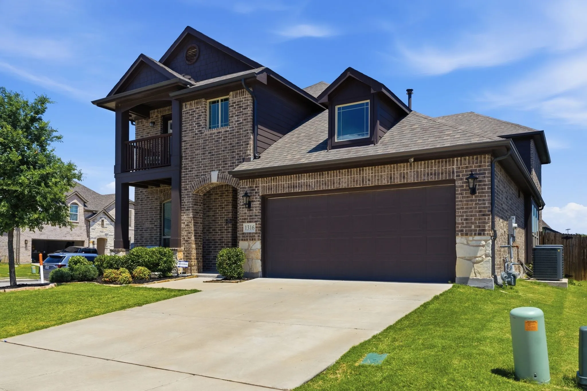 1316 Tree Shadow is walking distance to Anna High School, the community walking trails, splash pad, skate park, and disc golf course.