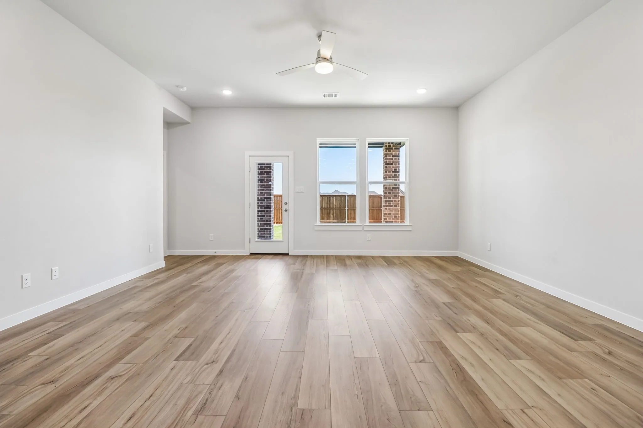 Single Family Residence For Sale in Kaufman County , 614 Landry Lane, Forney, Texas 75126, 4 Bedroom, 3 Bathroom, 3 Garage spaces, 2,725 Sqft, built in 2026, New Construction - Incomplete, mls#21253680, Real Estate Agent in Forney, Homes For Sale in Kaufman county, Homes For Sale in Forney, Realtor in Forney Texas, Real Estate Brokerage Independent Realty Texas, Luminita Cordes Realtor