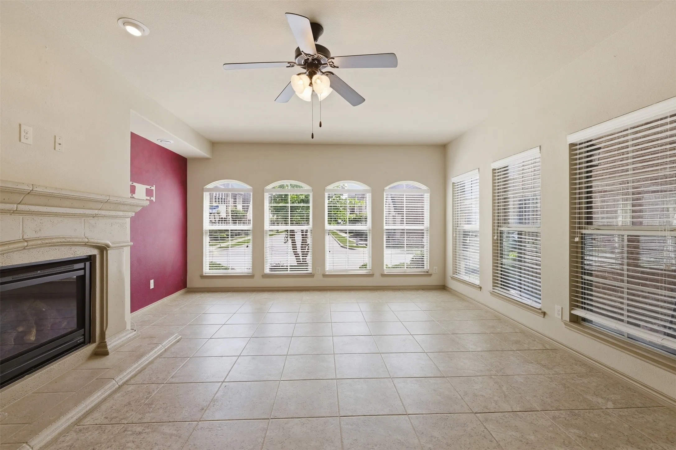 Townhouse For Sale in Denton County , 1432 Arapaho Drive, Carrollton, Texas 75010, 3 Bedroom, 3 Bathroom, 2 Garage spaces, 2,143 Sqft, built in 2013, Preowned, mls#21250332, Real Estate Agent in Carrollton, Homes For Sale in Denton county, Homes For Sale in Carrollton, Realtor in Carrollton Texas, Real Estate Brokerage Independent Realty Texas, Luminita Cordes Realtor