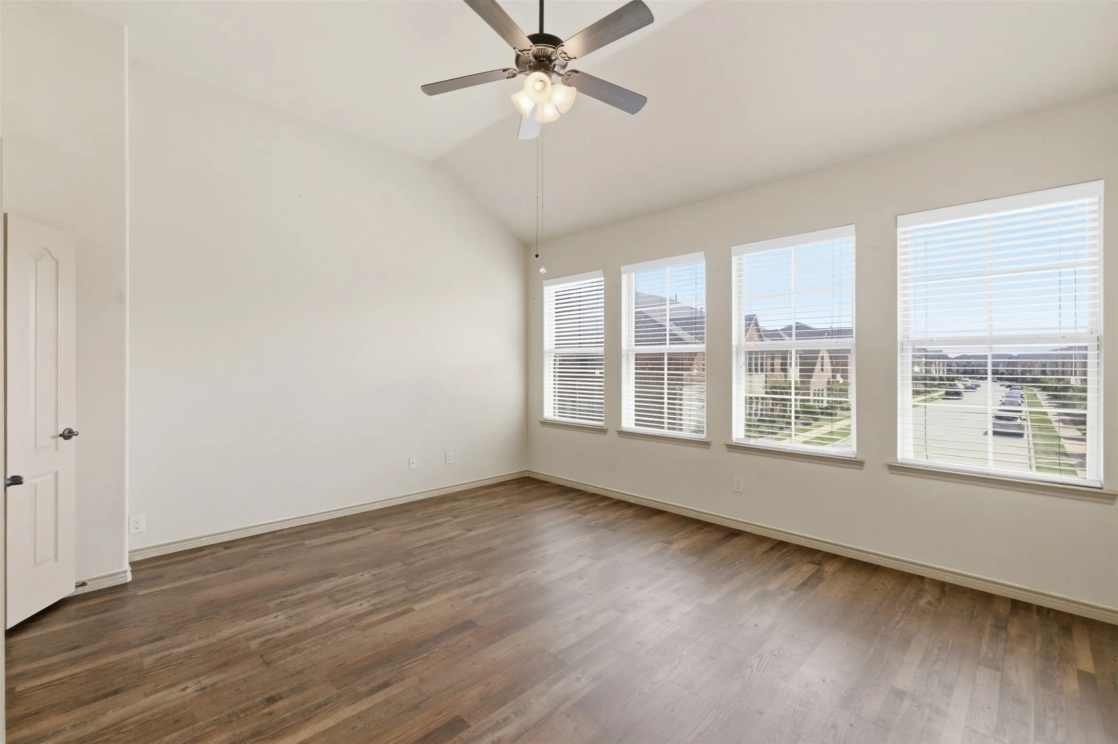 Townhouse For Sale in Denton County , 1432 Arapaho Drive, Carrollton, Texas 75010, 3 Bedroom, 3 Bathroom, 2 Garage spaces, 2,143 Sqft, built in 2013, Preowned, mls#21250332, Real Estate Agent in Carrollton, Homes For Sale in Denton county, Homes For Sale in Carrollton, Realtor in Carrollton Texas, Real Estate Brokerage Independent Realty Texas, Luminita Cordes Realtor