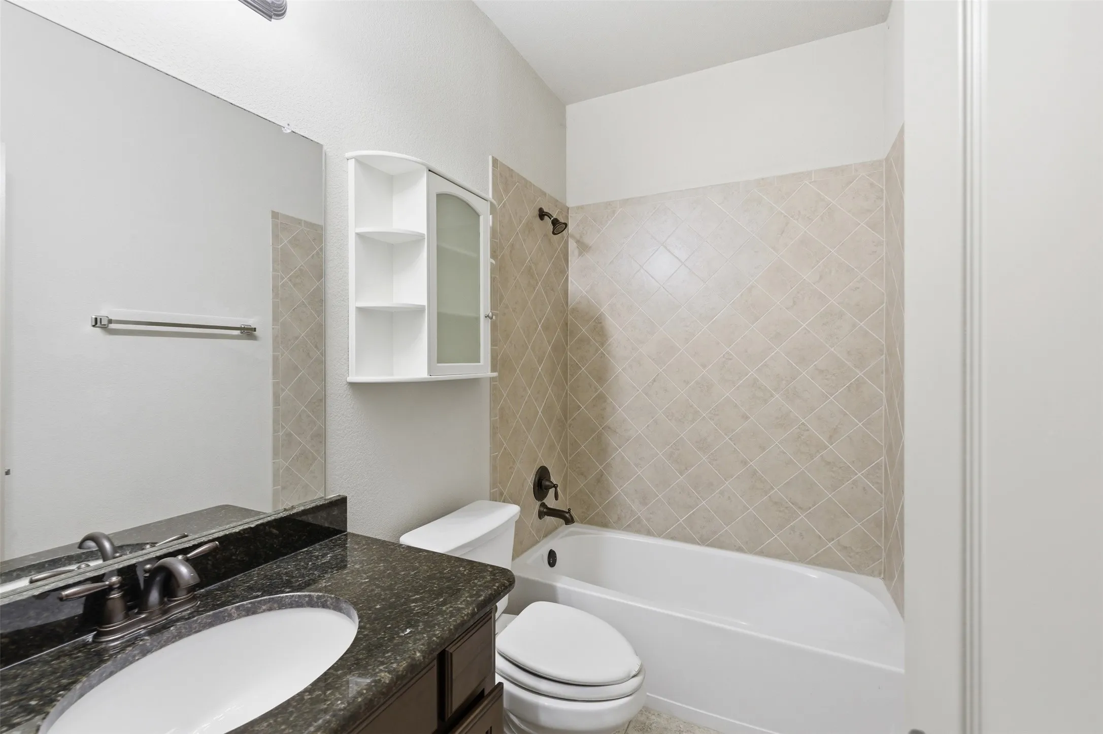 Townhouse For Sale in Denton County , 1432 Arapaho Drive, Carrollton, Texas 75010, 3 Bedroom, 3 Bathroom, 2 Garage spaces, 2,143 Sqft, built in 2013, Preowned, mls#21250332, Real Estate Agent in Carrollton, Homes For Sale in Denton county, Homes For Sale in Carrollton, Realtor in Carrollton Texas, Real Estate Brokerage Independent Realty Texas, Luminita Cordes Realtor