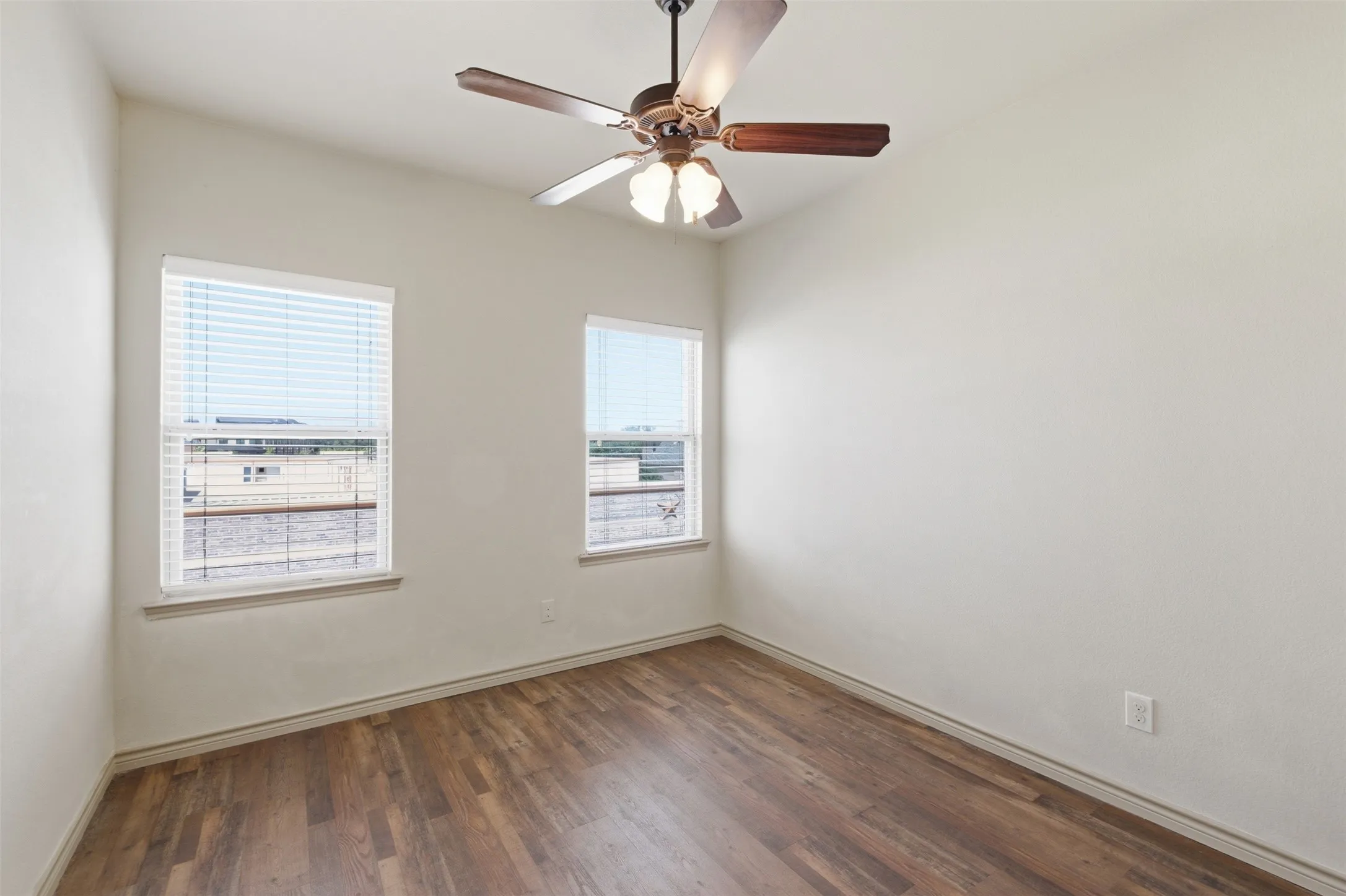 Townhouse For Sale in Denton County , 1432 Arapaho Drive, Carrollton, Texas 75010, 3 Bedroom, 3 Bathroom, 2 Garage spaces, 2,143 Sqft, built in 2013, Preowned, mls#21250332, Real Estate Agent in Carrollton, Homes For Sale in Denton county, Homes For Sale in Carrollton, Realtor in Carrollton Texas, Real Estate Brokerage Independent Realty Texas, Luminita Cordes Realtor