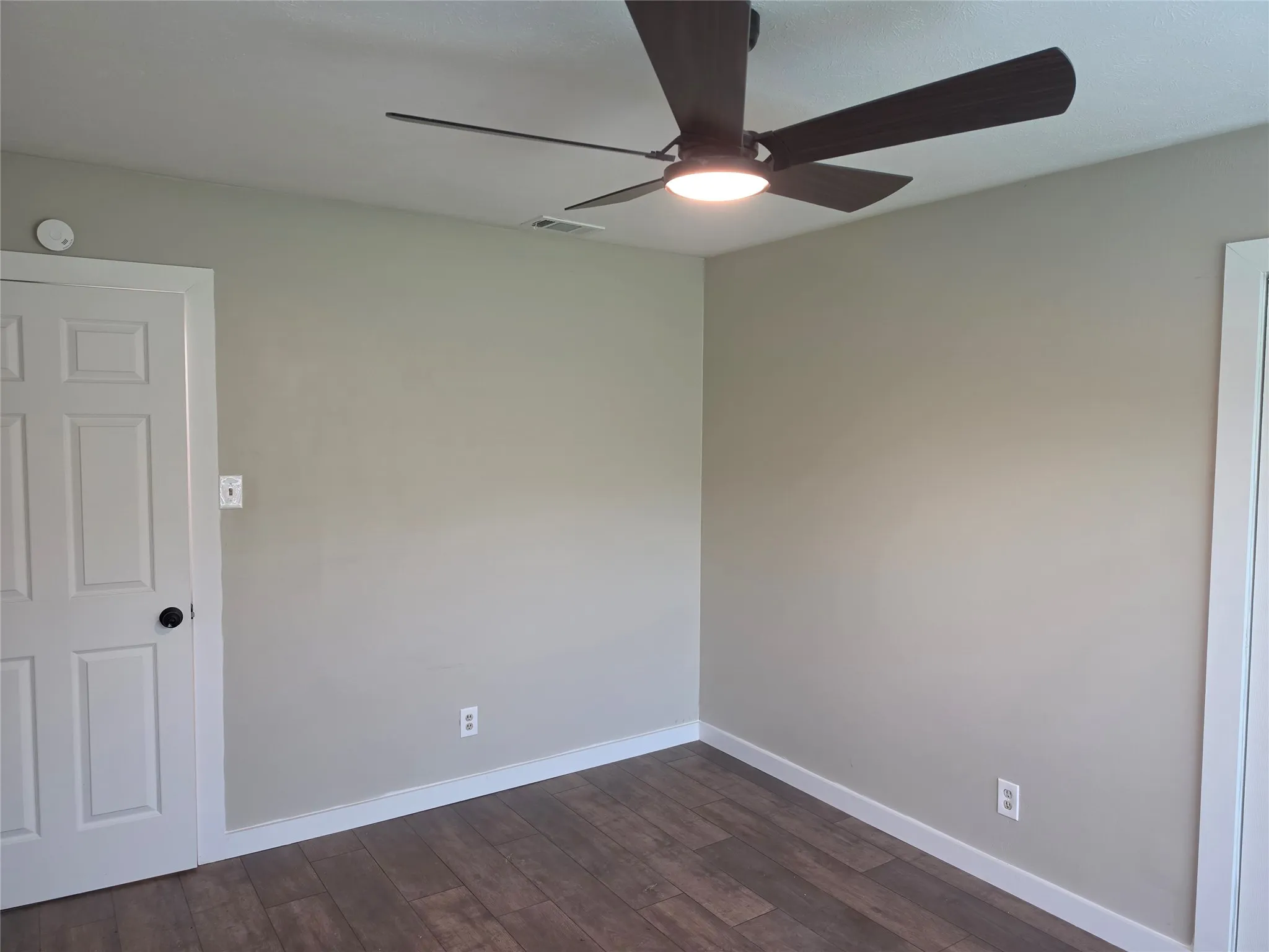 Single Family Residence For Sale in Dallas County , 6227 Bowling Brook Drive, Dallas, Texas 75241, 3 Bedroom, 2 Bathroom, 1 Garage spaces, 1,008 Sqft, built in 1970, mls#21233401, Real Estate Agent in Dallas, Homes For Sale in Dallas county, Homes For Sale in Dallas, Realtor in Dallas Texas, Real Estate Brokerage Independent Realty Texas, Luminita Cordes Realtor