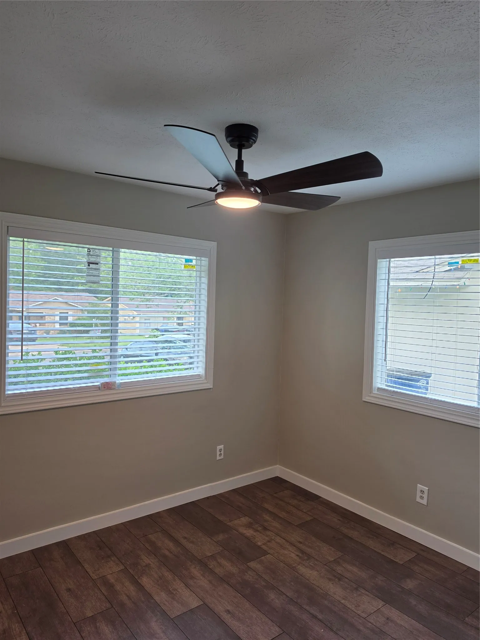 Single Family Residence For Sale in Dallas County , 6227 Bowling Brook Drive, Dallas, Texas 75241, 3 Bedroom, 2 Bathroom, 1 Garage spaces, 1,008 Sqft, built in 1970, mls#21233401, Real Estate Agent in Dallas, Homes For Sale in Dallas county, Homes For Sale in Dallas, Realtor in Dallas Texas, Real Estate Brokerage Independent Realty Texas, Luminita Cordes Realtor