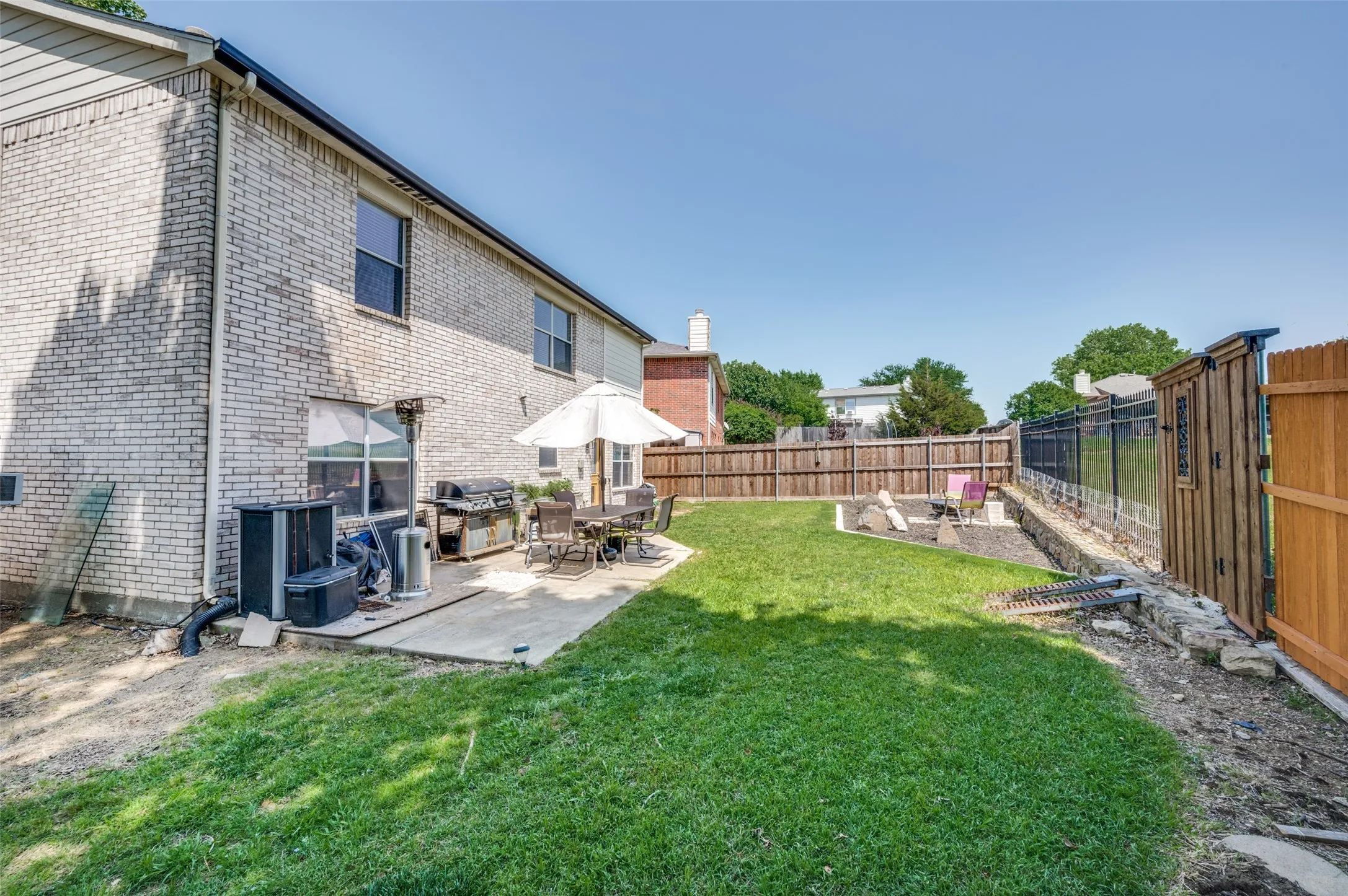 Single Family Residence For Sale in Denton County , 813 Ponderosa Ridge, Little Elm, Texas 75068, 3 Bedroom, 3 Bathroom, 2 Garage spaces, 2,072 Sqft, built in 2003, mls#21252309, Real Estate Agent in Little Elm, Homes For Sale in Denton county, Homes For Sale in Little Elm, Realtor in Little Elm Texas, Real Estate Brokerage Independent Realty Texas, Luminita Cordes Realtor