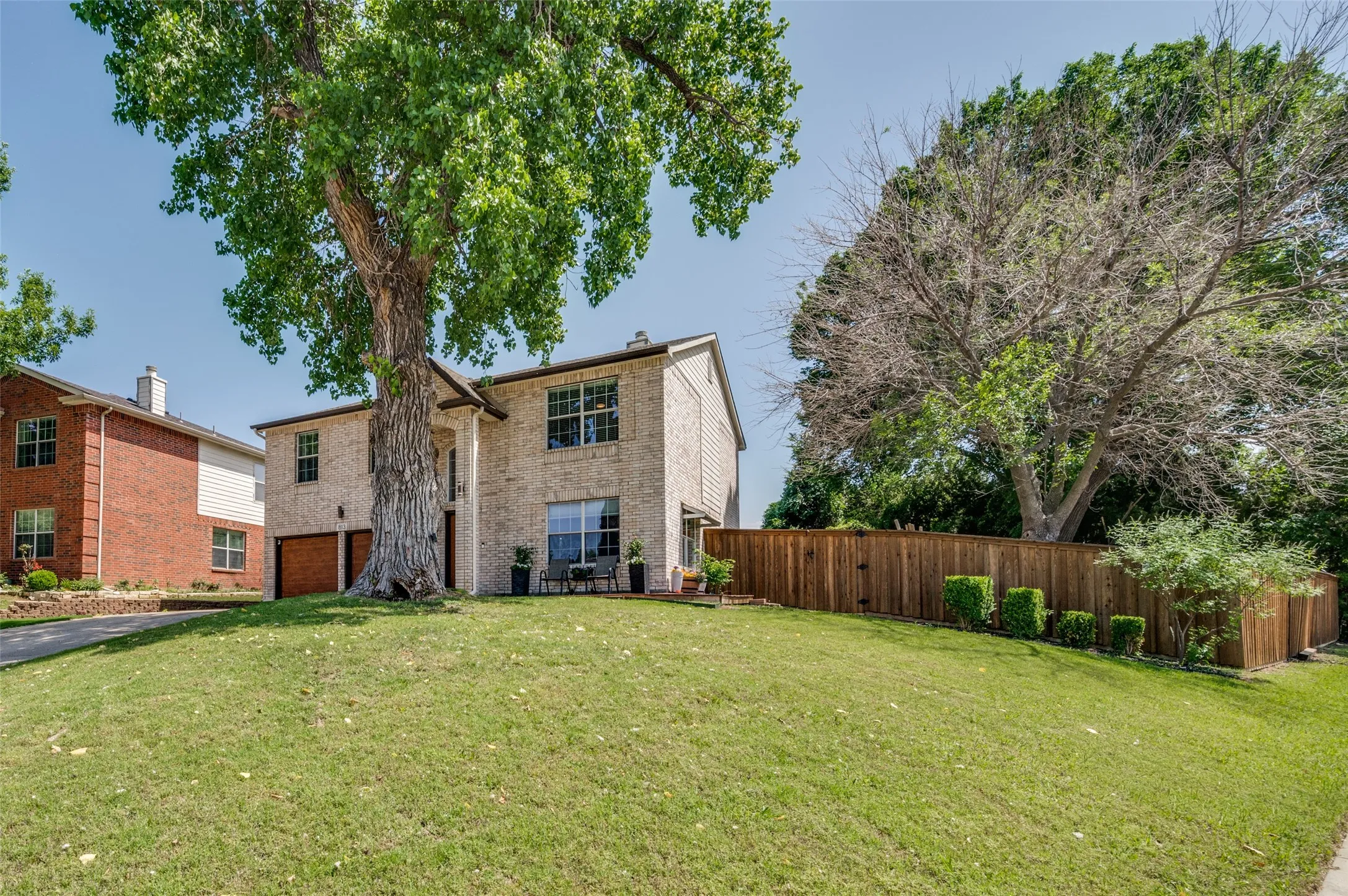 Single Family Residence For Sale in Denton County , 813 Ponderosa Ridge, Little Elm, Texas 75068, 3 Bedroom, 3 Bathroom, 2 Garage spaces, 2,072 Sqft, built in 2003, mls#21252309, Real Estate Agent in Little Elm, Homes For Sale in Denton county, Homes For Sale in Little Elm, Realtor in Little Elm Texas, Real Estate Brokerage Independent Realty Texas, Luminita Cordes Realtor