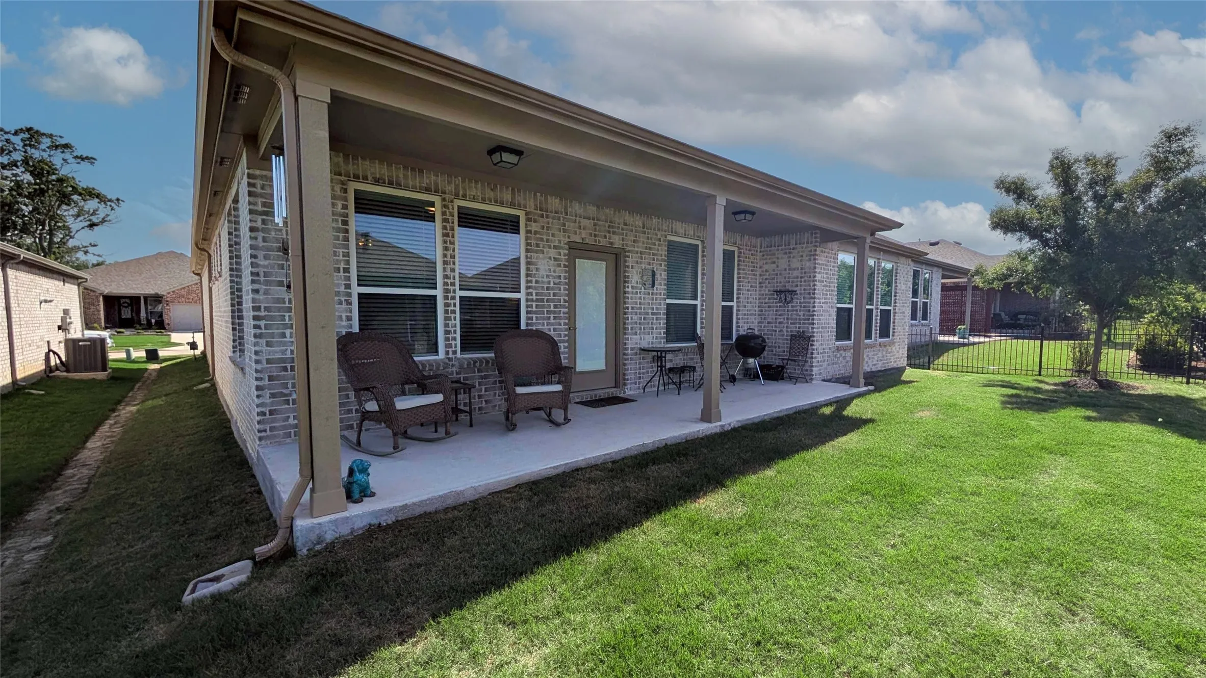 Single Family Residence For Sale in Collin County , 421 Habitat Trail, Mc Kinney, Texas 75071, 3 Bedrooms, 2 Bathrooms, 2 Garage spaces, 2,270 Sqft, built in 2023, Preowned, Price $549,000, mls#21253654, Real Estate Agent in Mc Kinney, Homes For Sale in Collin county, Homes For Sale in Mc Kinney, Realtor in Mc Kinney Texas, Real Estate Brokerage Independent Realty Texas, Luminita Cordes Realtor
