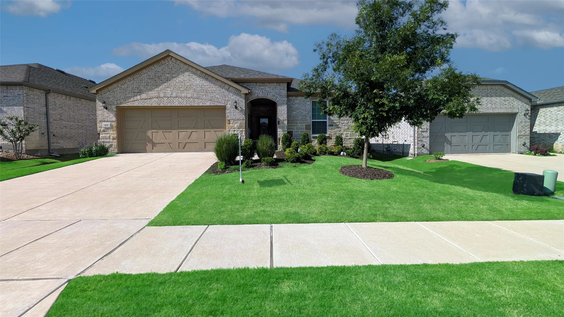 Single Family Residence For Sale in Collin County , 421 Habitat Trail, Mc Kinney, Texas 75071, 3 Bedrooms, 2 Bathrooms, 2 Garage spaces, 2,270 Sqft, built in 2023, Preowned, Price $549,000, mls#21253654, Real Estate Agent in Mc Kinney, Homes For Sale in Collin county, Homes For Sale in Mc Kinney, Realtor in Mc Kinney Texas, Real Estate Brokerage Independent Realty Texas, Luminita Cordes Realtor