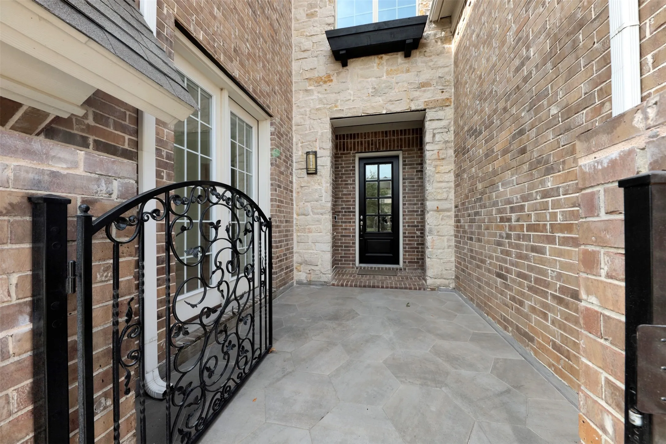 Single Family Residence For Sale in Denton County , 2117 Hidalgo Lane, Frisco, Texas 75034, 5 Bedroom, 4 Bathroom, 2 Garage spaces, 4,917 Sqft, built in 2016, mls#21253694, Real Estate Agent in Frisco, Homes For Sale in Denton county, Homes For Sale in Frisco, Realtor in Frisco Texas, Real Estate Brokerage Independent Realty Texas, Luminita Cordes Realtor