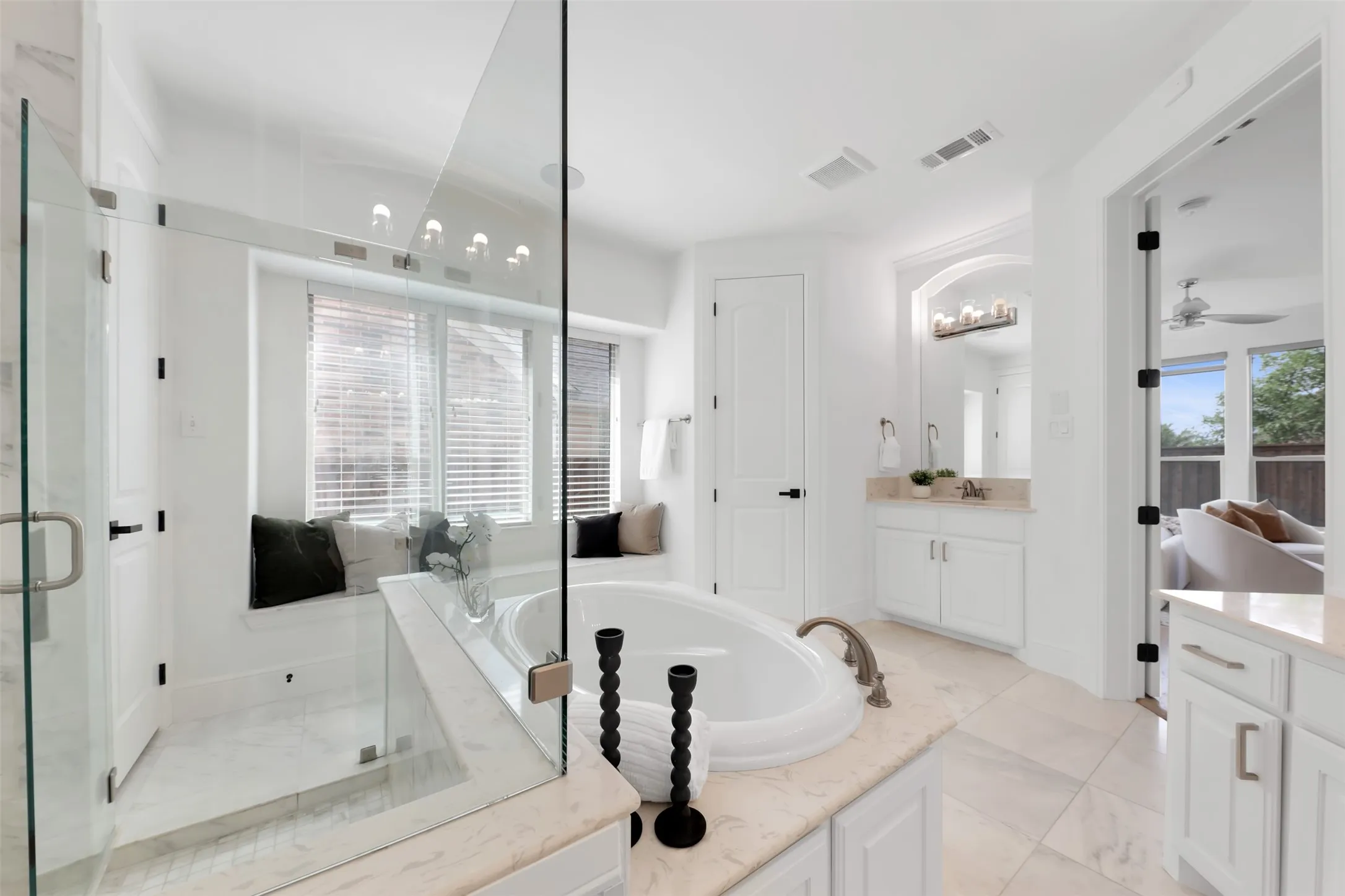 Single Family Residence For Sale in Denton County , 2117 Hidalgo Lane, Frisco, Texas 75034, 5 Bedroom, 4 Bathroom, 2 Garage spaces, 4,917 Sqft, built in 2016, mls#21253694, Real Estate Agent in Frisco, Homes For Sale in Denton county, Homes For Sale in Frisco, Realtor in Frisco Texas, Real Estate Brokerage Independent Realty Texas, Luminita Cordes Realtor