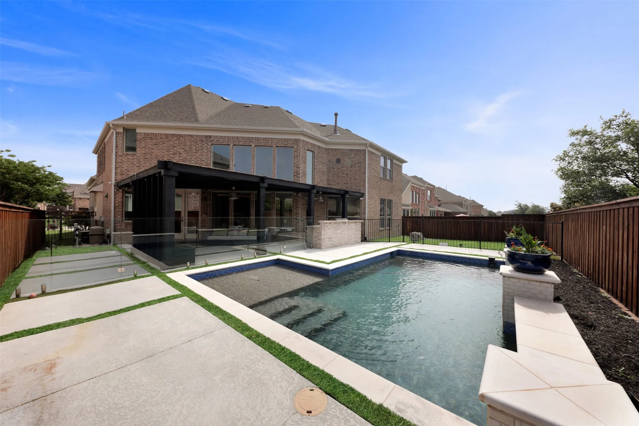 Single Family Residence For Sale in Denton County , 2117 Hidalgo Lane, Frisco, Texas 75034, 5 Bedroom, 4 Bathroom, 2 Garage spaces, 4,917 Sqft, built in 2016, mls#21253694, Real Estate Agent in Frisco, Homes For Sale in Denton county, Homes For Sale in Frisco, Realtor in Frisco Texas, Real Estate Brokerage Independent Realty Texas, Luminita Cordes Realtor