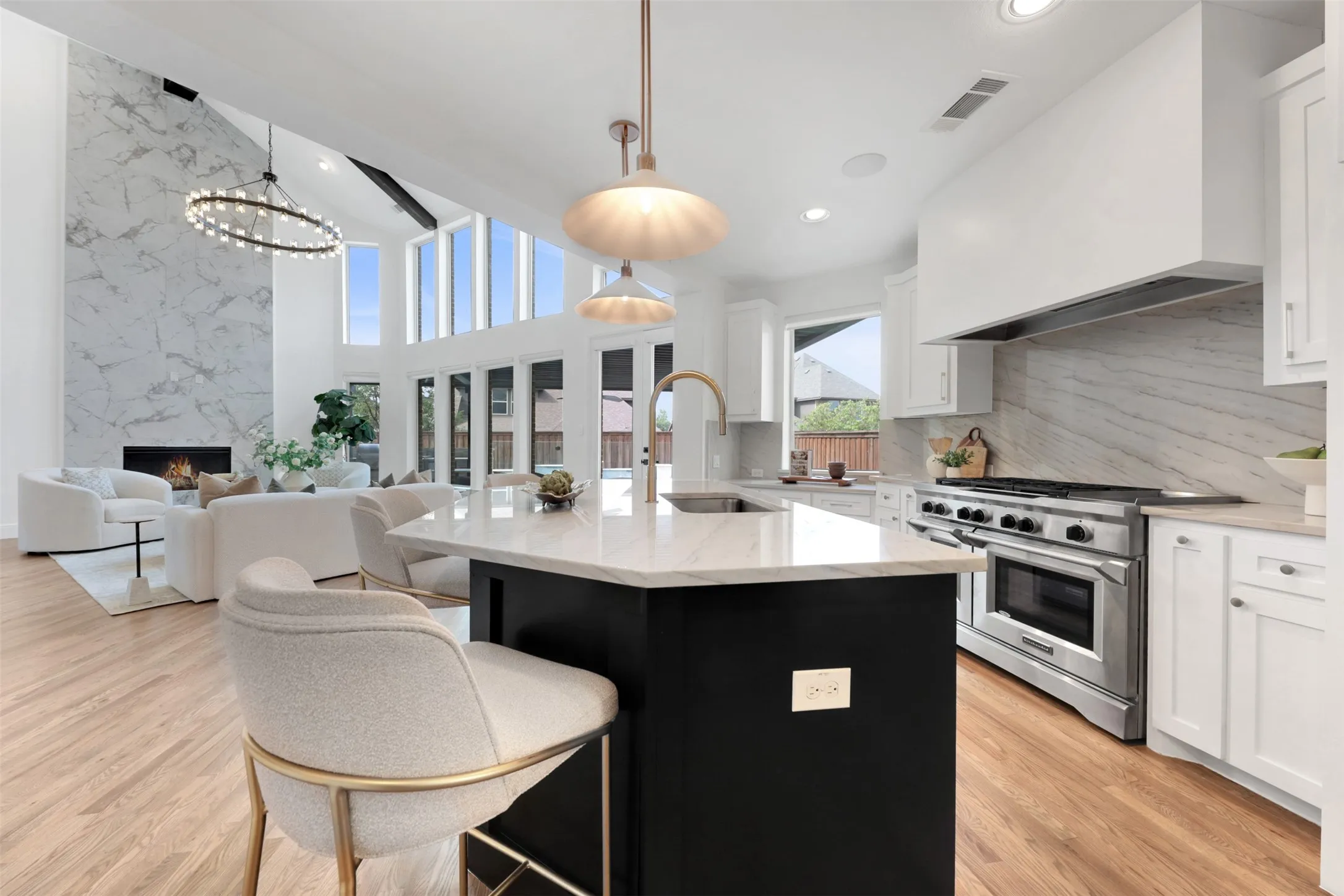 Single Family Residence For Sale in Denton County , 2117 Hidalgo Lane, Frisco, Texas 75034, 5 Bedroom, 4 Bathroom, 2 Garage spaces, 4,917 Sqft, built in 2016, mls#21253694, Real Estate Agent in Frisco, Homes For Sale in Denton county, Homes For Sale in Frisco, Realtor in Frisco Texas, Real Estate Brokerage Independent Realty Texas, Luminita Cordes Realtor