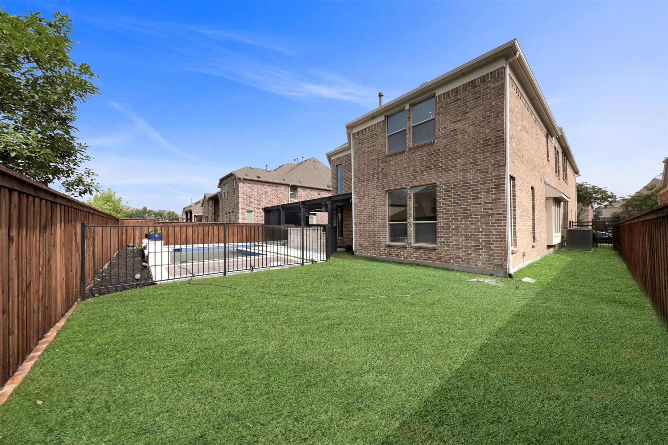 Single Family Residence For Sale in Denton County , 2117 Hidalgo Lane, Frisco, Texas 75034, 5 Bedroom, 4 Bathroom, 2 Garage spaces, 4,917 Sqft, built in 2016, mls#21253694, Real Estate Agent in Frisco, Homes For Sale in Denton county, Homes For Sale in Frisco, Realtor in Frisco Texas, Real Estate Brokerage Independent Realty Texas, Luminita Cordes Realtor