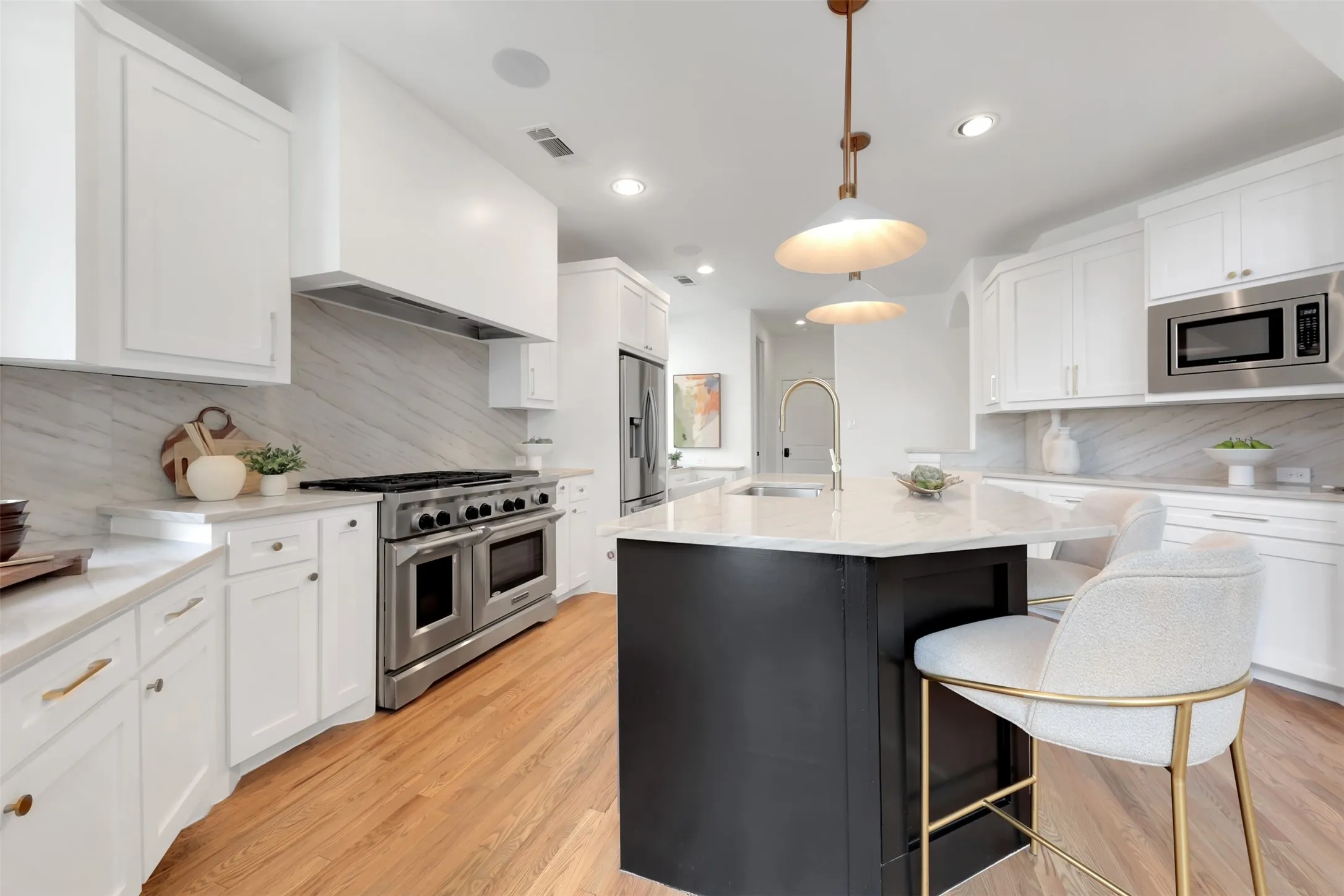 Single Family Residence For Sale in Denton County , 2117 Hidalgo Lane, Frisco, Texas 75034, 5 Bedroom, 4 Bathroom, 2 Garage spaces, 4,917 Sqft, built in 2016, mls#21253694, Real Estate Agent in Frisco, Homes For Sale in Denton county, Homes For Sale in Frisco, Realtor in Frisco Texas, Real Estate Brokerage Independent Realty Texas, Luminita Cordes Realtor