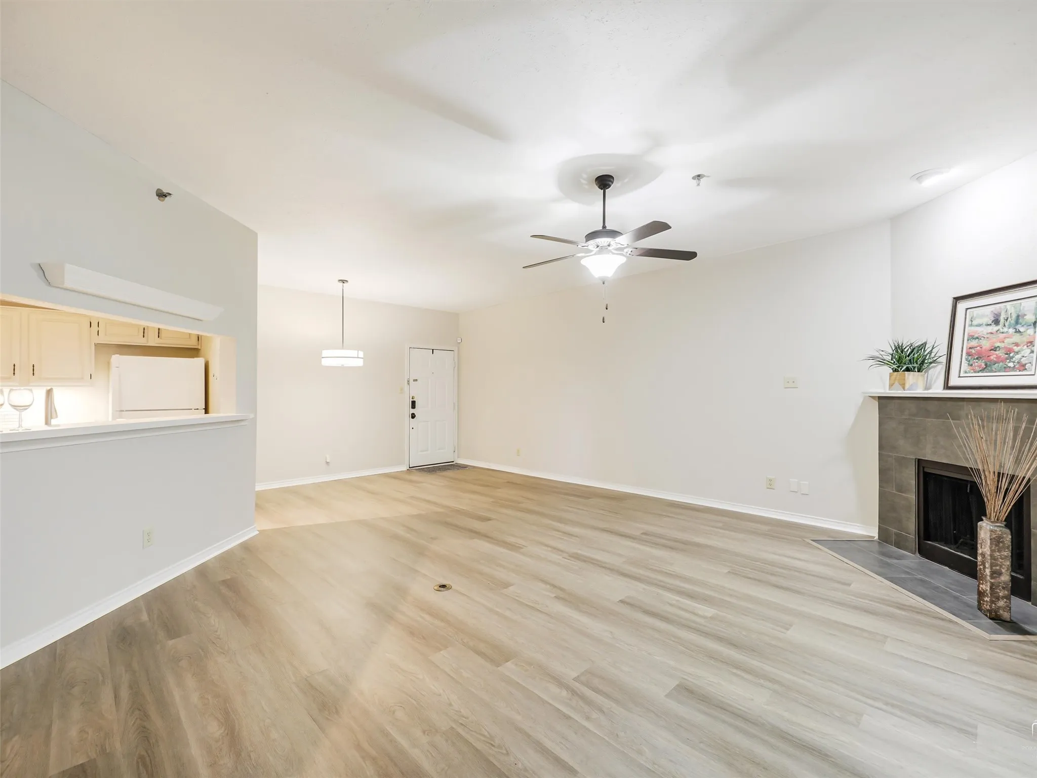 Condominium For Sale in Dallas County , 1010 Allen Street 214, Dallas, Texas 75204, 1 Bedroom, 1 Bathroom, 2 Garage spaces, 967 Sqft, built in 1983, mls#21252483, Real Estate Agent in Dallas, Homes For Sale in Dallas county, Homes For Sale in Dallas, Realtor in Dallas Texas, Real Estate Brokerage Independent Realty Texas, Luminita Cordes Realtor