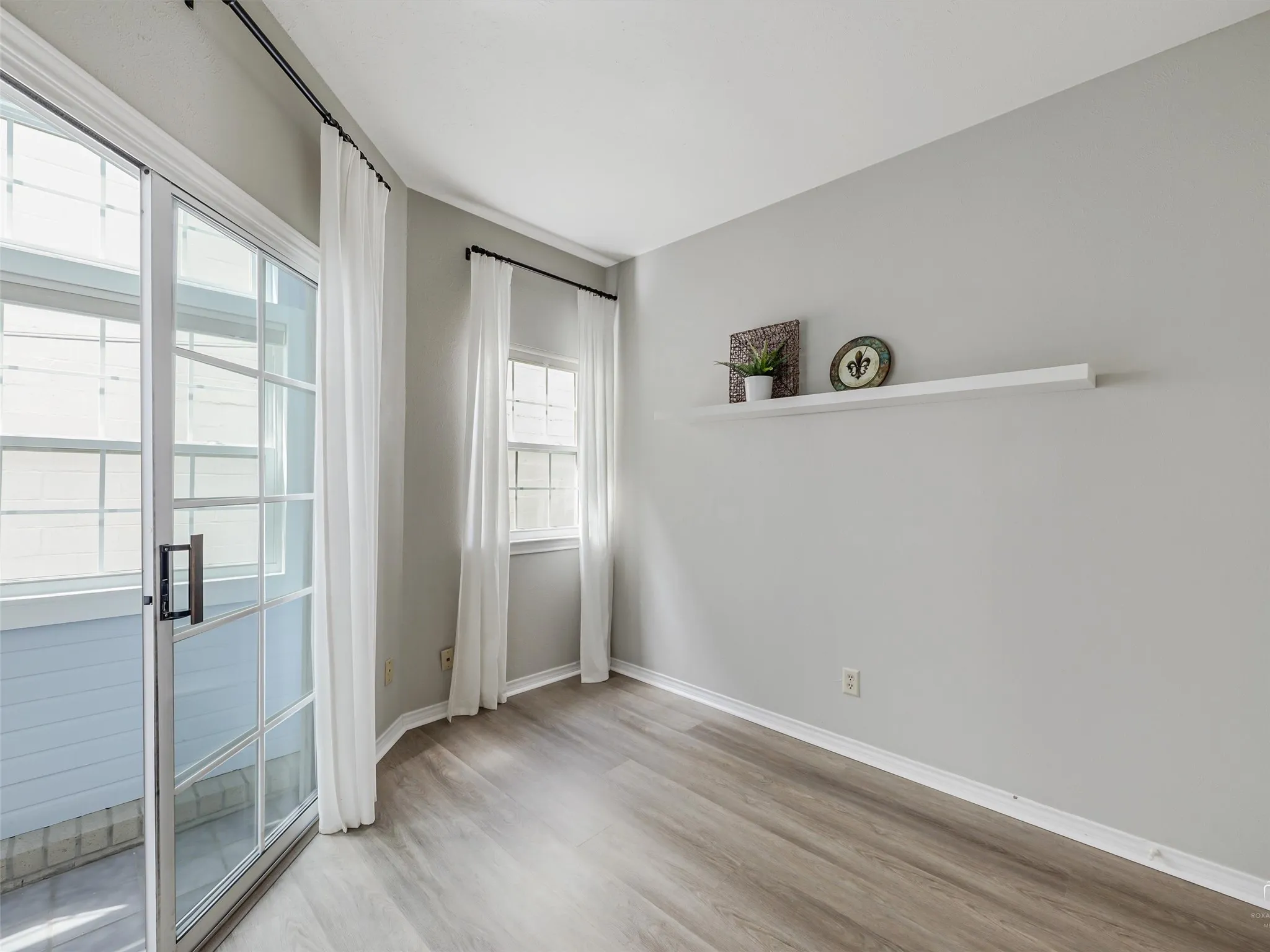 Condominium For Sale in Dallas County , 1010 Allen Street 214, Dallas, Texas 75204, 1 Bedroom, 1 Bathroom, 2 Garage spaces, 967 Sqft, built in 1983, mls#21252483, Real Estate Agent in Dallas, Homes For Sale in Dallas county, Homes For Sale in Dallas, Realtor in Dallas Texas, Real Estate Brokerage Independent Realty Texas, Luminita Cordes Realtor