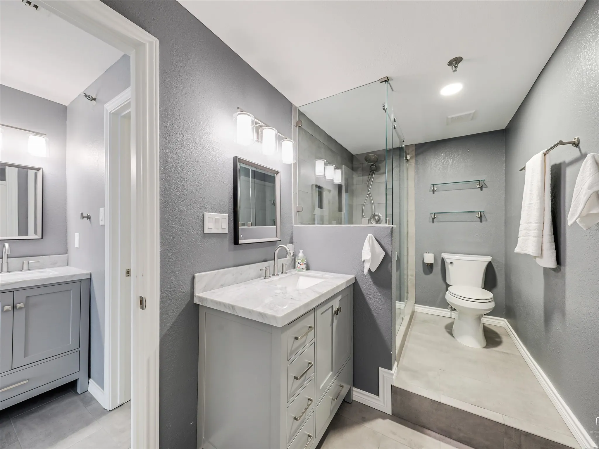 Condominium For Sale in Dallas County , 1010 Allen Street 214, Dallas, Texas 75204, 1 Bedroom, 1 Bathroom, 2 Garage spaces, 967 Sqft, built in 1983, mls#21252483, Real Estate Agent in Dallas, Homes For Sale in Dallas county, Homes For Sale in Dallas, Realtor in Dallas Texas, Real Estate Brokerage Independent Realty Texas, Luminita Cordes Realtor