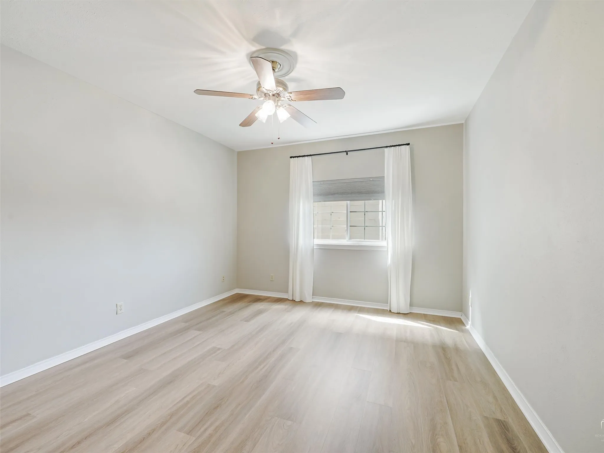 Condominium For Sale in Dallas County , 1010 Allen Street 214, Dallas, Texas 75204, 1 Bedroom, 1 Bathroom, 2 Garage spaces, 967 Sqft, built in 1983, mls#21252483, Real Estate Agent in Dallas, Homes For Sale in Dallas county, Homes For Sale in Dallas, Realtor in Dallas Texas, Real Estate Brokerage Independent Realty Texas, Luminita Cordes Realtor