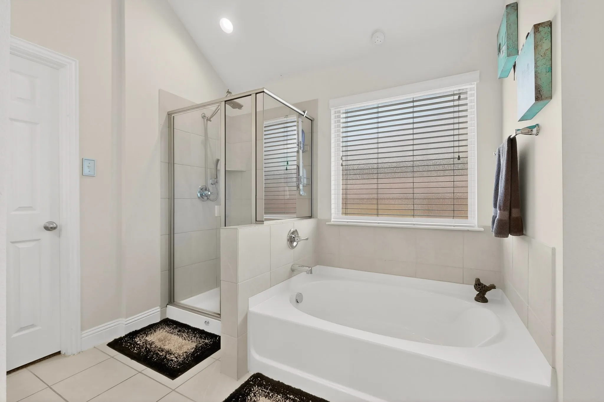Single Family Residence For Sale in Johnson County , 1522 Grassy Meadows Drive, Burleson, Texas 76058, 3 Bedroom, 2 Bathroom, 2 Garage spaces, 2,347 Sqft, built in 2018, mls#21252445, Real Estate Agent in Burleson, Homes For Sale in Johnson county, Homes For Sale in Burleson, Realtor in Burleson Texas, Real Estate Brokerage Independent Realty Texas, Luminita Cordes Realtor