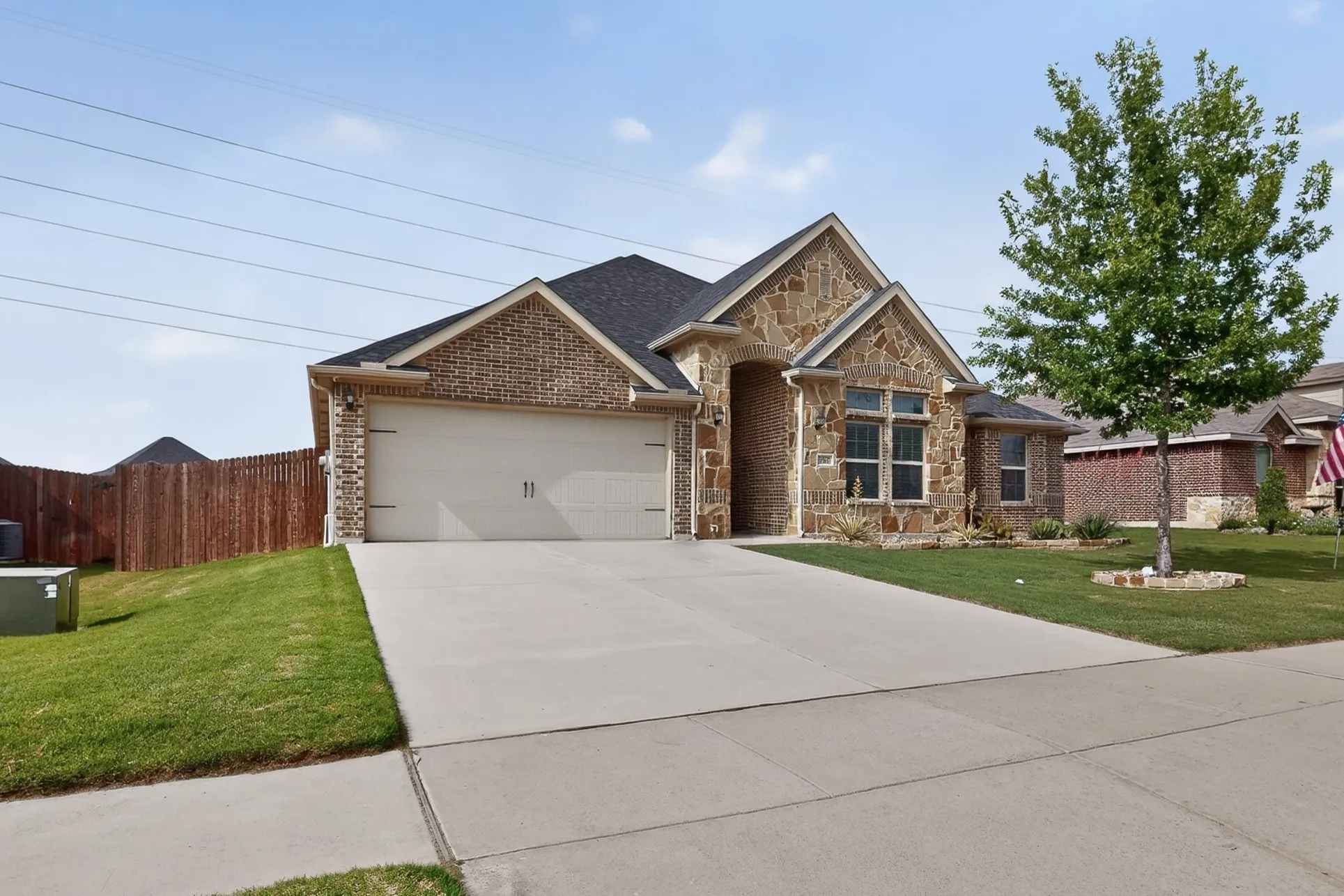Single Family Residence For Sale in Johnson County , 1522 Grassy Meadows Drive, Burleson, Texas 76058, 3 Bedroom, 2 Bathroom, 2 Garage spaces, 2,347 Sqft, built in 2018, mls#21252445, Real Estate Agent in Burleson, Homes For Sale in Johnson county, Homes For Sale in Burleson, Realtor in Burleson Texas, Real Estate Brokerage Independent Realty Texas, Luminita Cordes Realtor