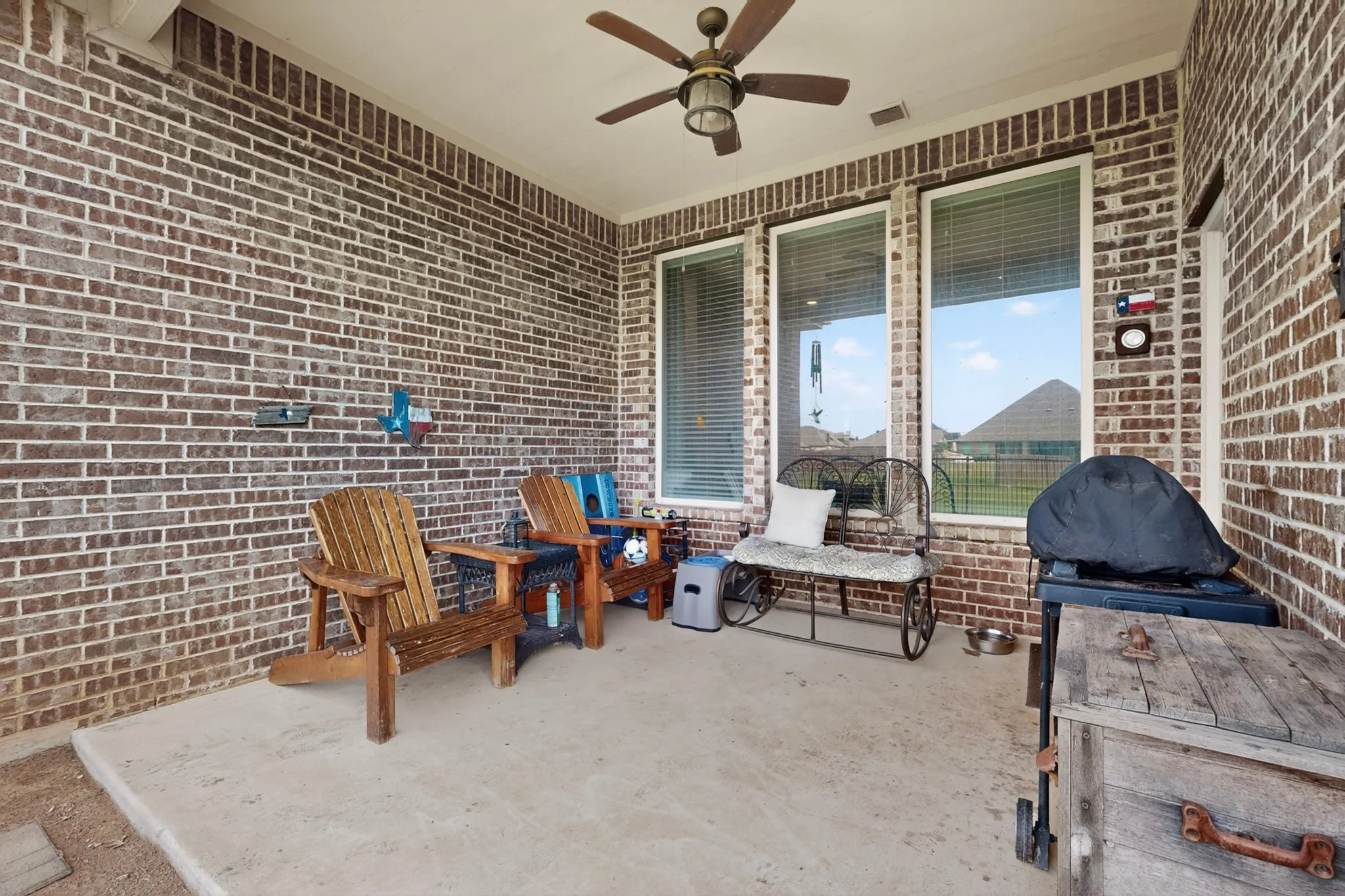 Single Family Residence For Sale in Johnson County , 1522 Grassy Meadows Drive, Burleson, Texas 76058, 3 Bedroom, 2 Bathroom, 2 Garage spaces, 2,347 Sqft, built in 2018, mls#21252445, Real Estate Agent in Burleson, Homes For Sale in Johnson county, Homes For Sale in Burleson, Realtor in Burleson Texas, Real Estate Brokerage Independent Realty Texas, Luminita Cordes Realtor