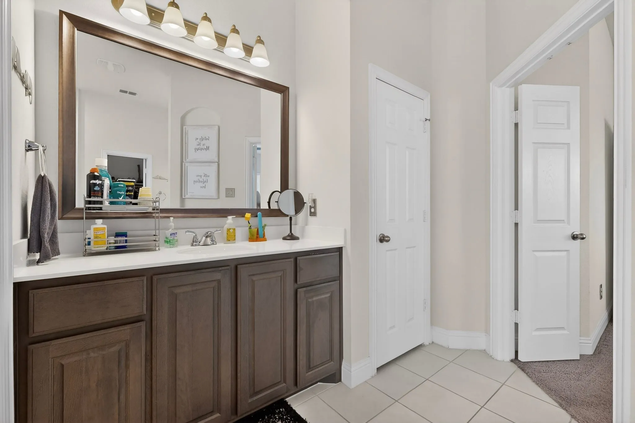 Single Family Residence For Sale in Johnson County , 1522 Grassy Meadows Drive, Burleson, Texas 76058, 3 Bedroom, 2 Bathroom, 2 Garage spaces, 2,347 Sqft, built in 2018, mls#21252445, Real Estate Agent in Burleson, Homes For Sale in Johnson county, Homes For Sale in Burleson, Realtor in Burleson Texas, Real Estate Brokerage Independent Realty Texas, Luminita Cordes Realtor
