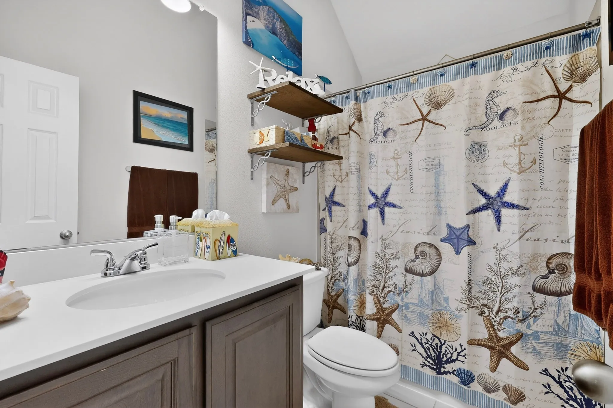 Single Family Residence For Sale in Johnson County , 1522 Grassy Meadows Drive, Burleson, Texas 76058, 3 Bedroom, 2 Bathroom, 2 Garage spaces, 2,347 Sqft, built in 2018, mls#21252445, Real Estate Agent in Burleson, Homes For Sale in Johnson county, Homes For Sale in Burleson, Realtor in Burleson Texas, Real Estate Brokerage Independent Realty Texas, Luminita Cordes Realtor