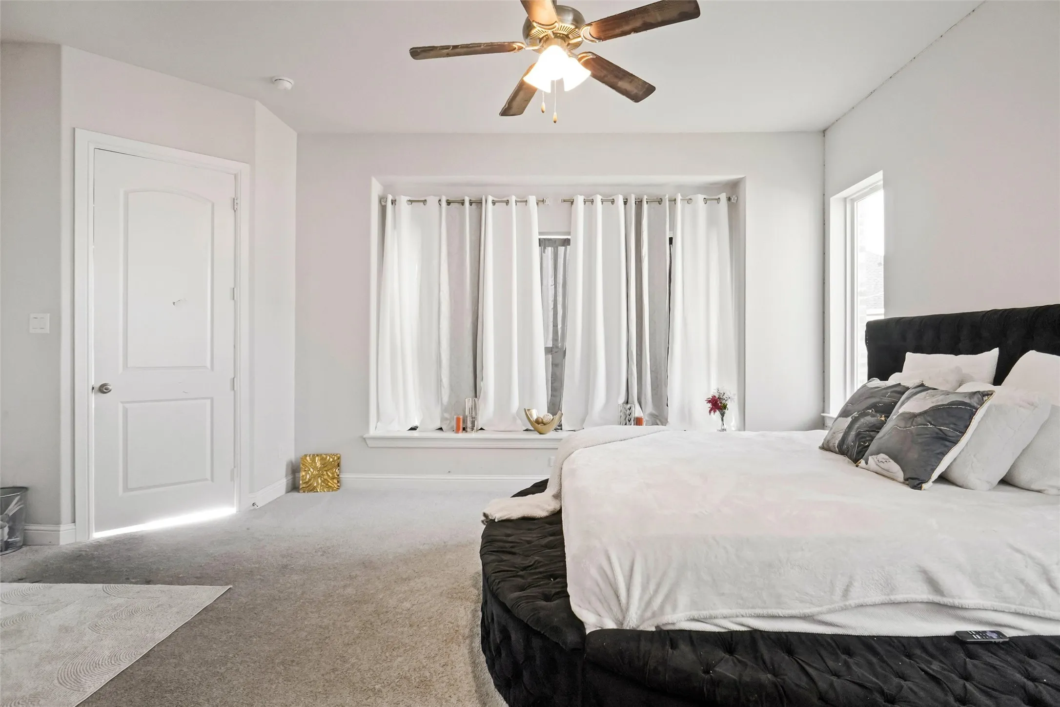 Single Family Residence For Sale in Denton County , 1237 Stagecoach Trail, Justin, Texas 76247, 5 Bedrooms, 4 Bathrooms, 2 Garage spaces, 4,400 Sqft, built in 2022, Preowned, Price $596,900, mls#21253571, Real Estate Agent in Justin, Homes For Sale in Denton county, Homes For Sale in Justin, Realtor in Justin Texas, Real Estate Brokerage Independent Realty Texas, Luminita Cordes Realtor
