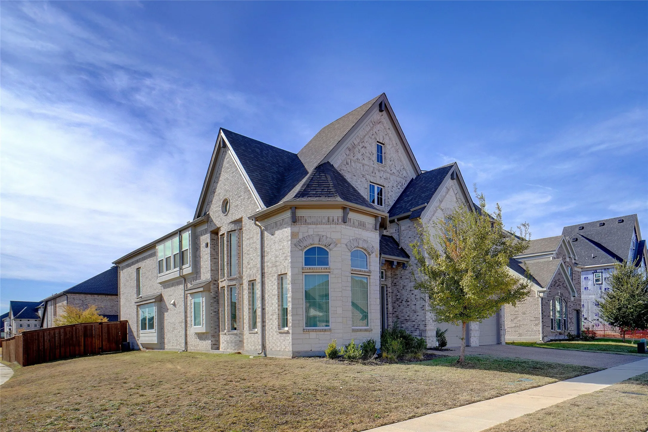Single Family Residence For Sale in Denton County , 1237 Stagecoach Trail, Justin, Texas 76247, 5 Bedrooms, 4 Bathrooms, 2 Garage spaces, 4,400 Sqft, built in 2022, Preowned, Price $596,900, mls#21253571, Real Estate Agent in Justin, Homes For Sale in Denton county, Homes For Sale in Justin, Realtor in Justin Texas, Real Estate Brokerage Independent Realty Texas, Luminita Cordes Realtor