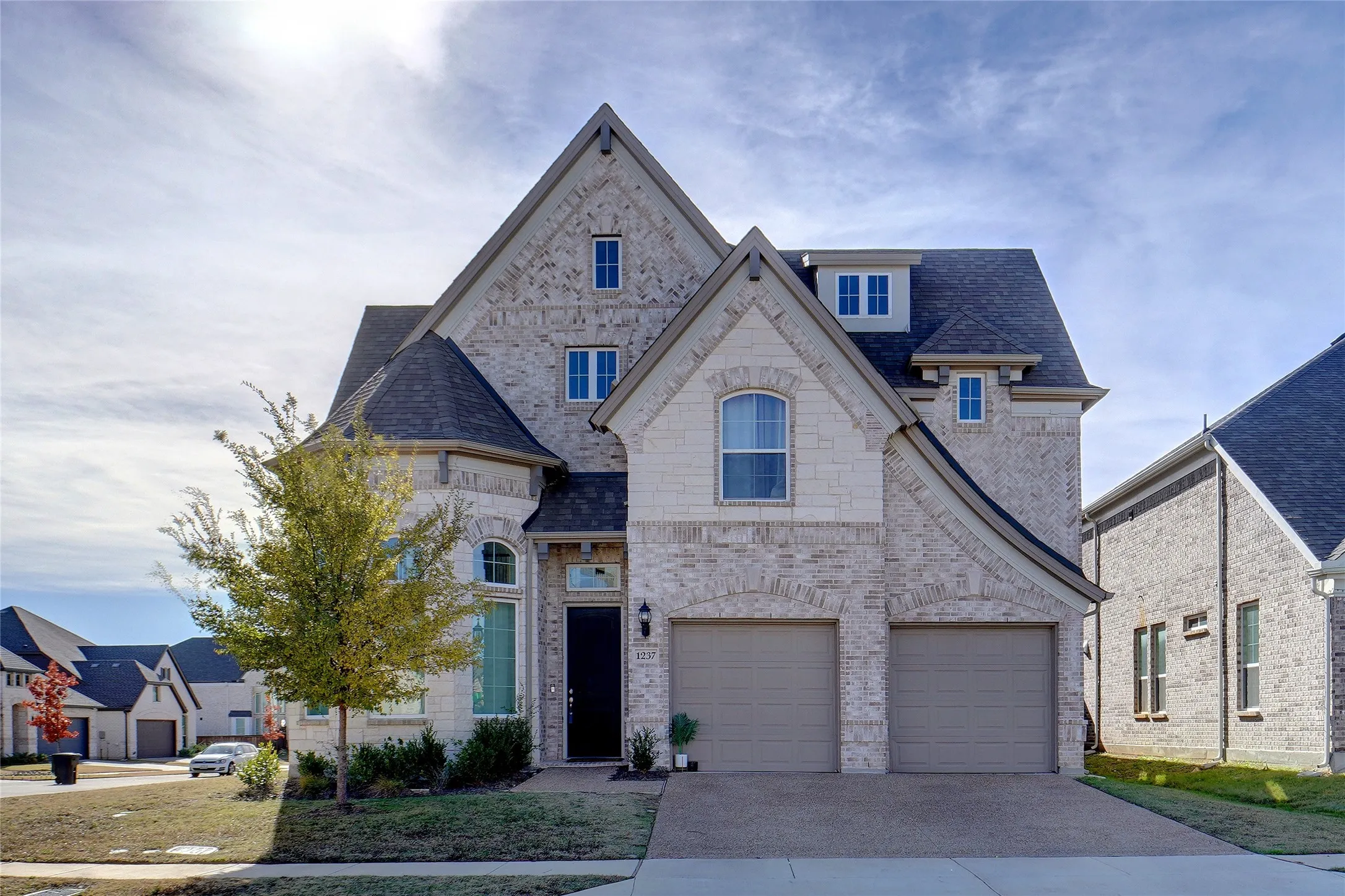 Single Family Residence For Sale in Denton County , 1237 Stagecoach Trail, Justin, Texas 76247, 5 Bedrooms, 4 Bathrooms, 2 Garage spaces, 4,400 Sqft, built in 2022, Preowned, Price $596,900, mls#21253571, Real Estate Agent in Justin, Homes For Sale in Denton county, Homes For Sale in Justin, Realtor in Justin Texas, Real Estate Brokerage Independent Realty Texas, Luminita Cordes Realtor