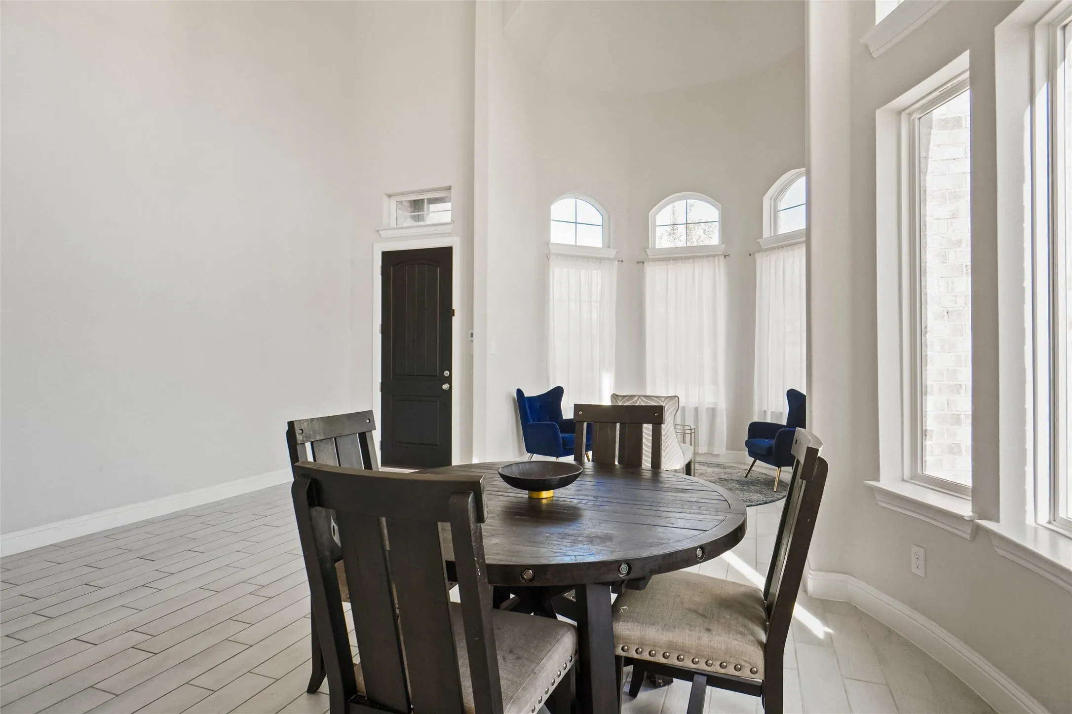 Single Family Residence For Sale in Denton County , 1237 Stagecoach Trail, Justin, Texas 76247, 5 Bedrooms, 4 Bathrooms, 2 Garage spaces, 4,400 Sqft, built in 2022, Preowned, Price $596,900, mls#21253571, Real Estate Agent in Justin, Homes For Sale in Denton county, Homes For Sale in Justin, Realtor in Justin Texas, Real Estate Brokerage Independent Realty Texas, Luminita Cordes Realtor